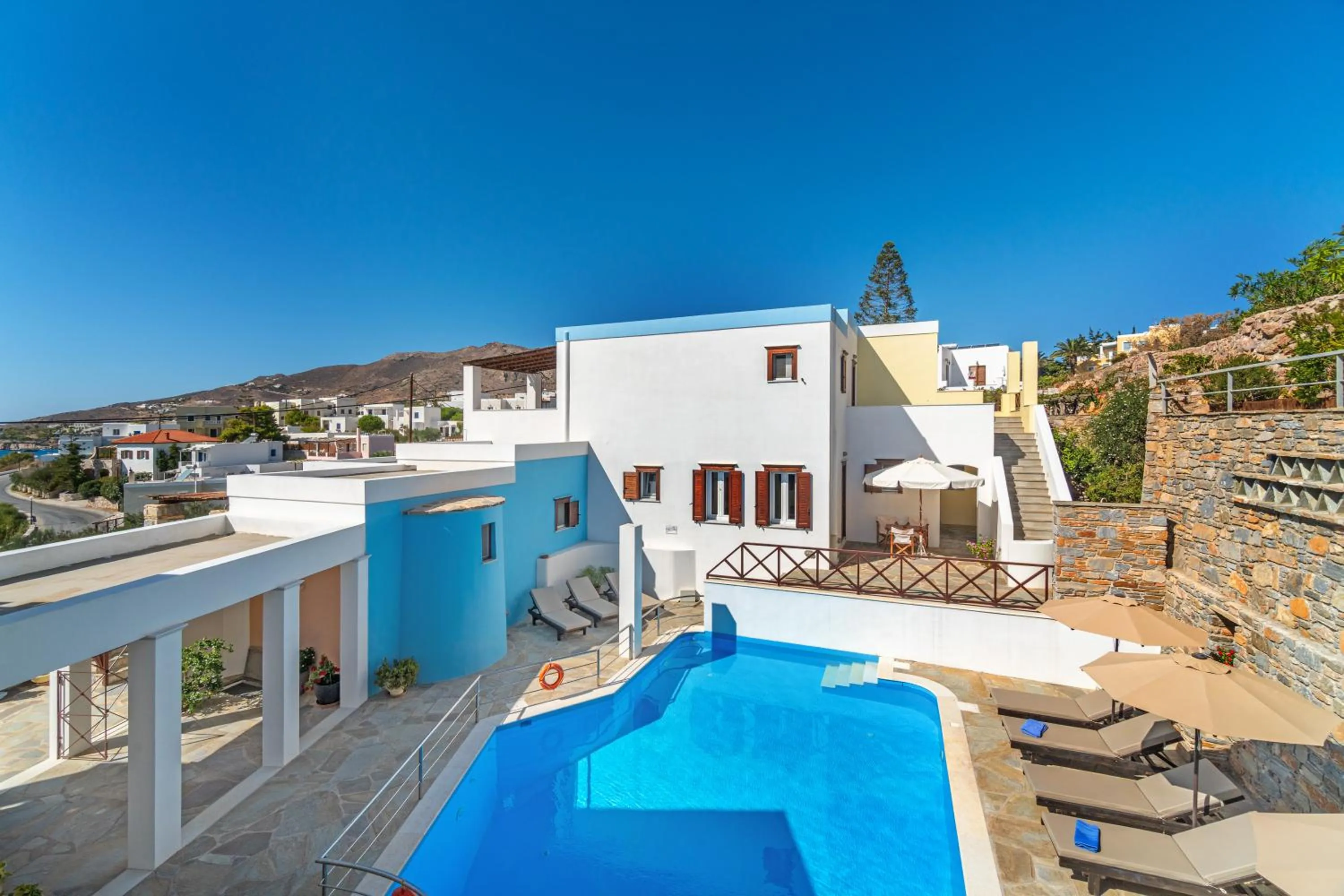 Property building in Reggina's Apartments