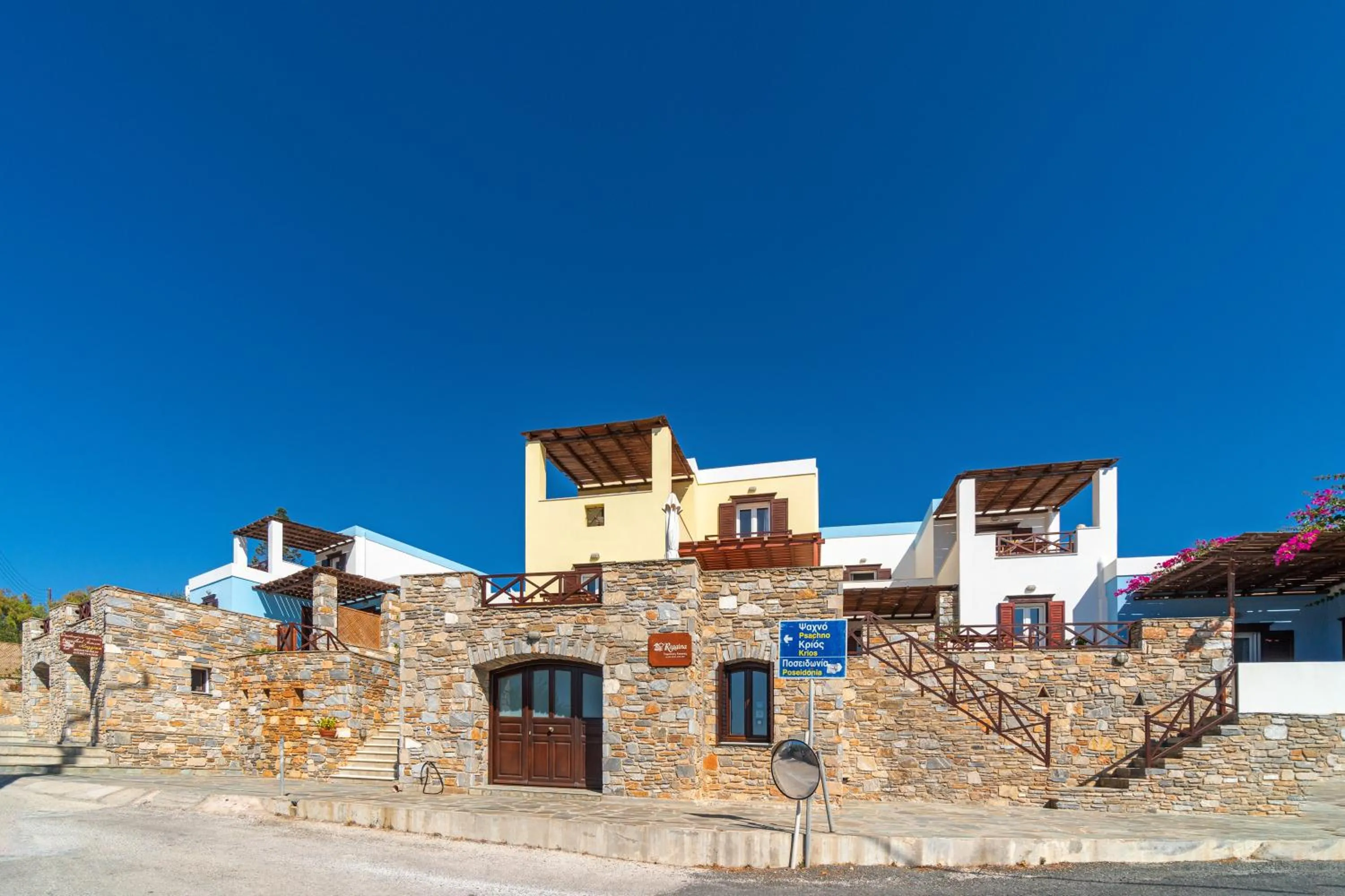 Property building in Reggina's Apartments