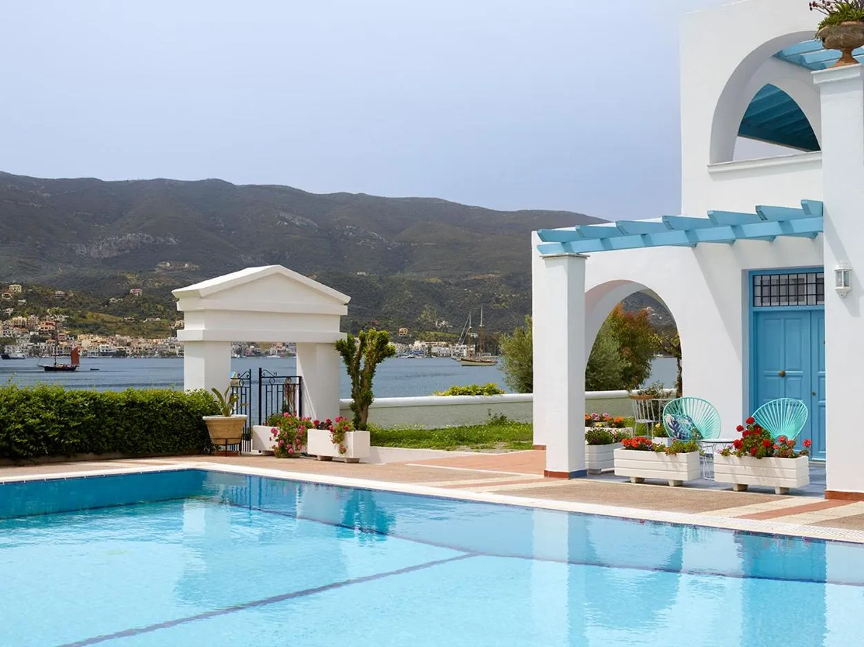 Property building in Nikis Village