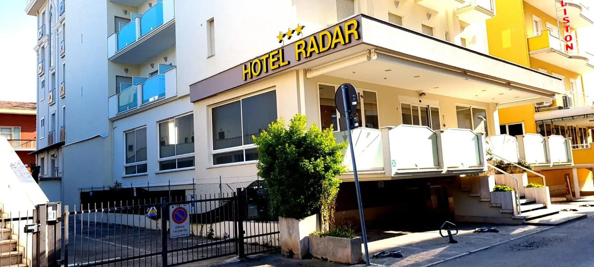 Property building in Hotel Radar