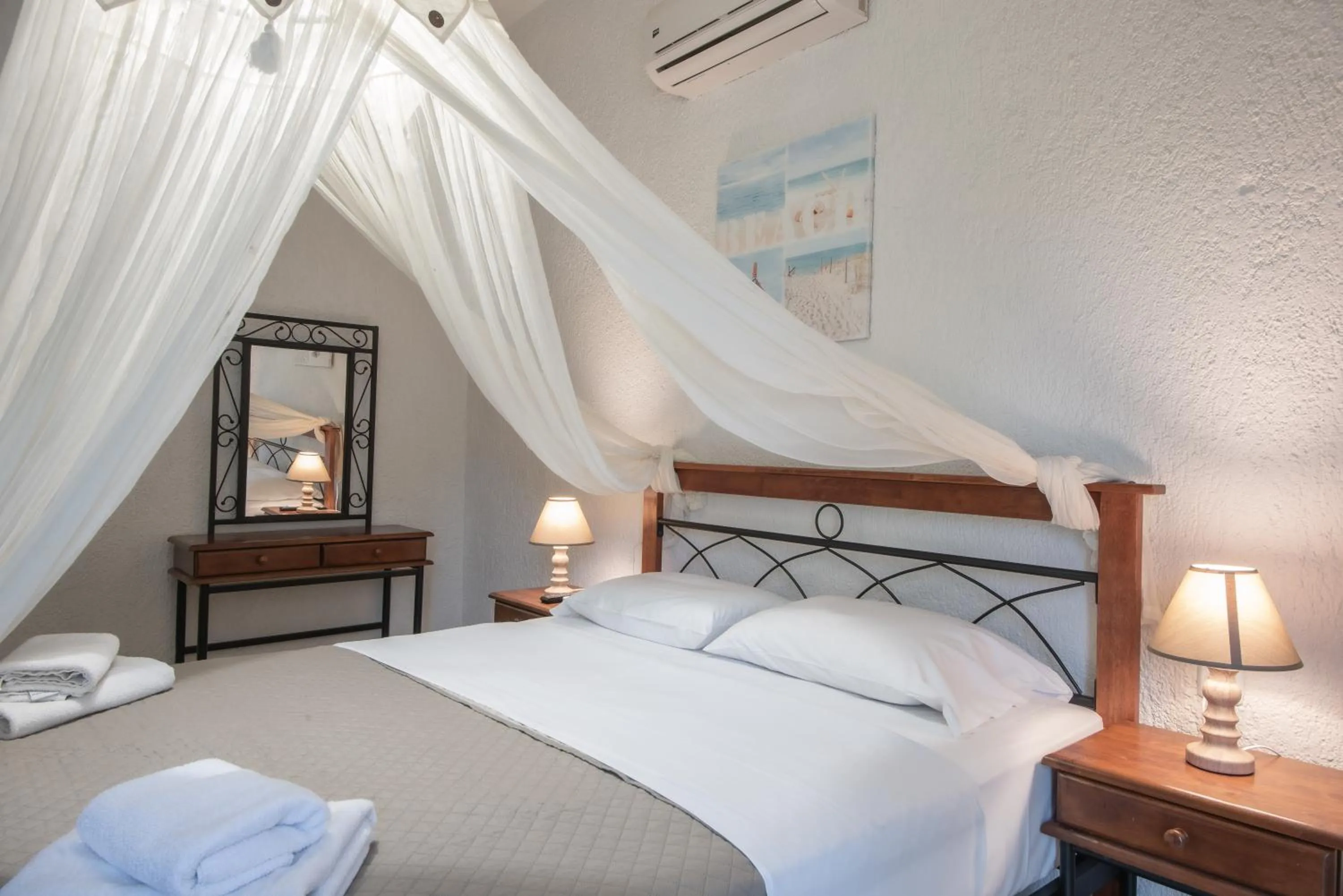 Bed in Athina Villas