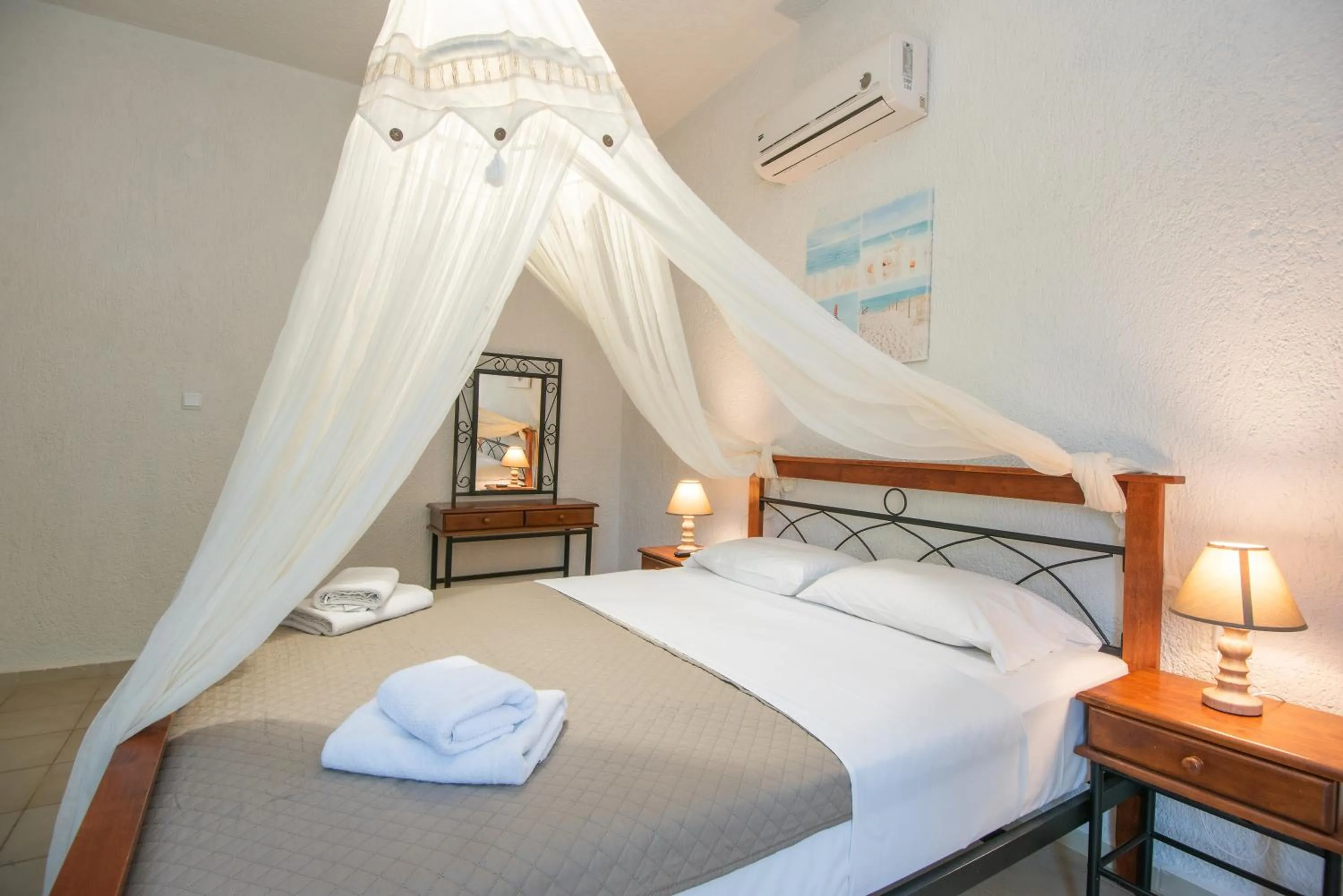 Bed in Athina Villas