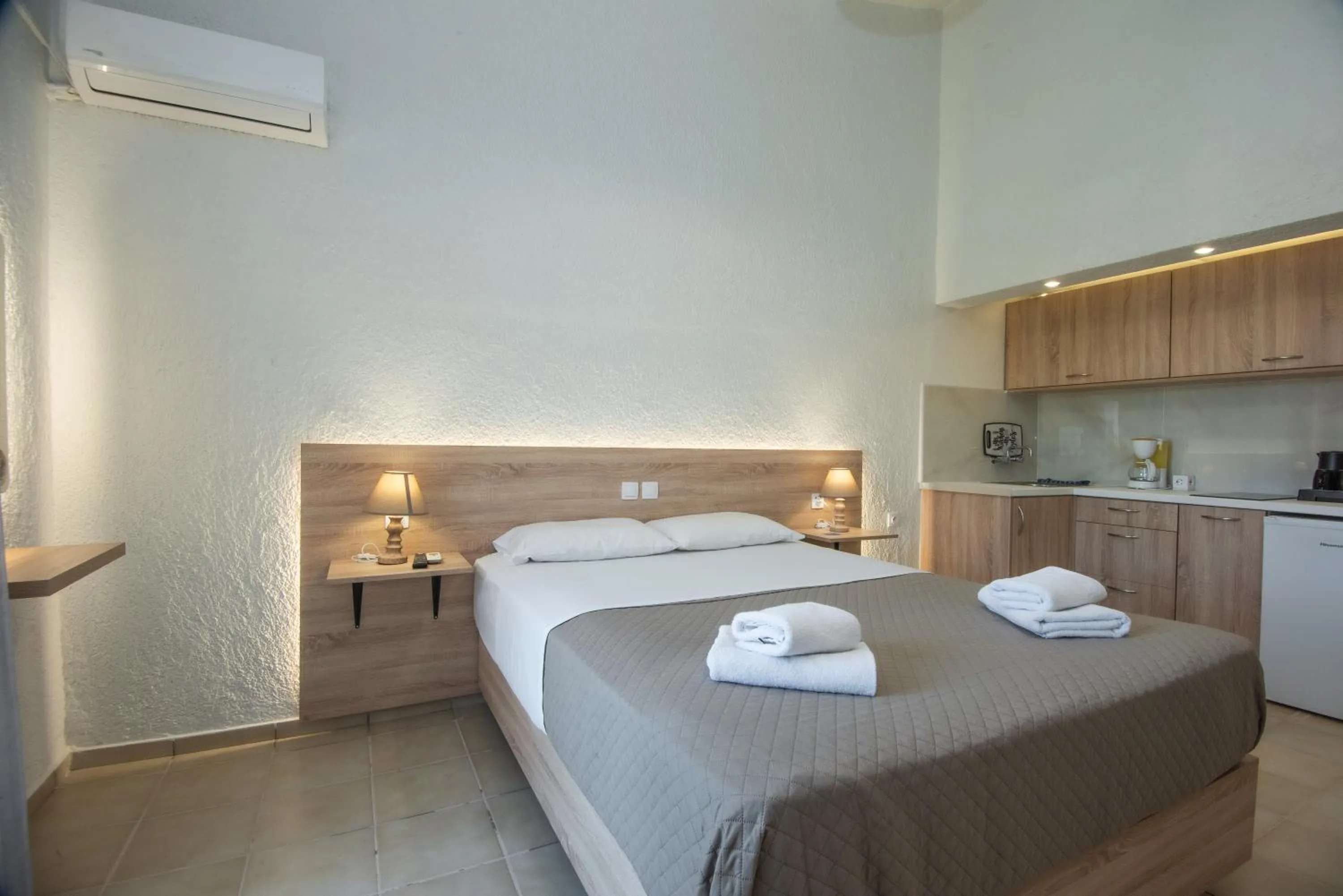 Bed in Athina Villas