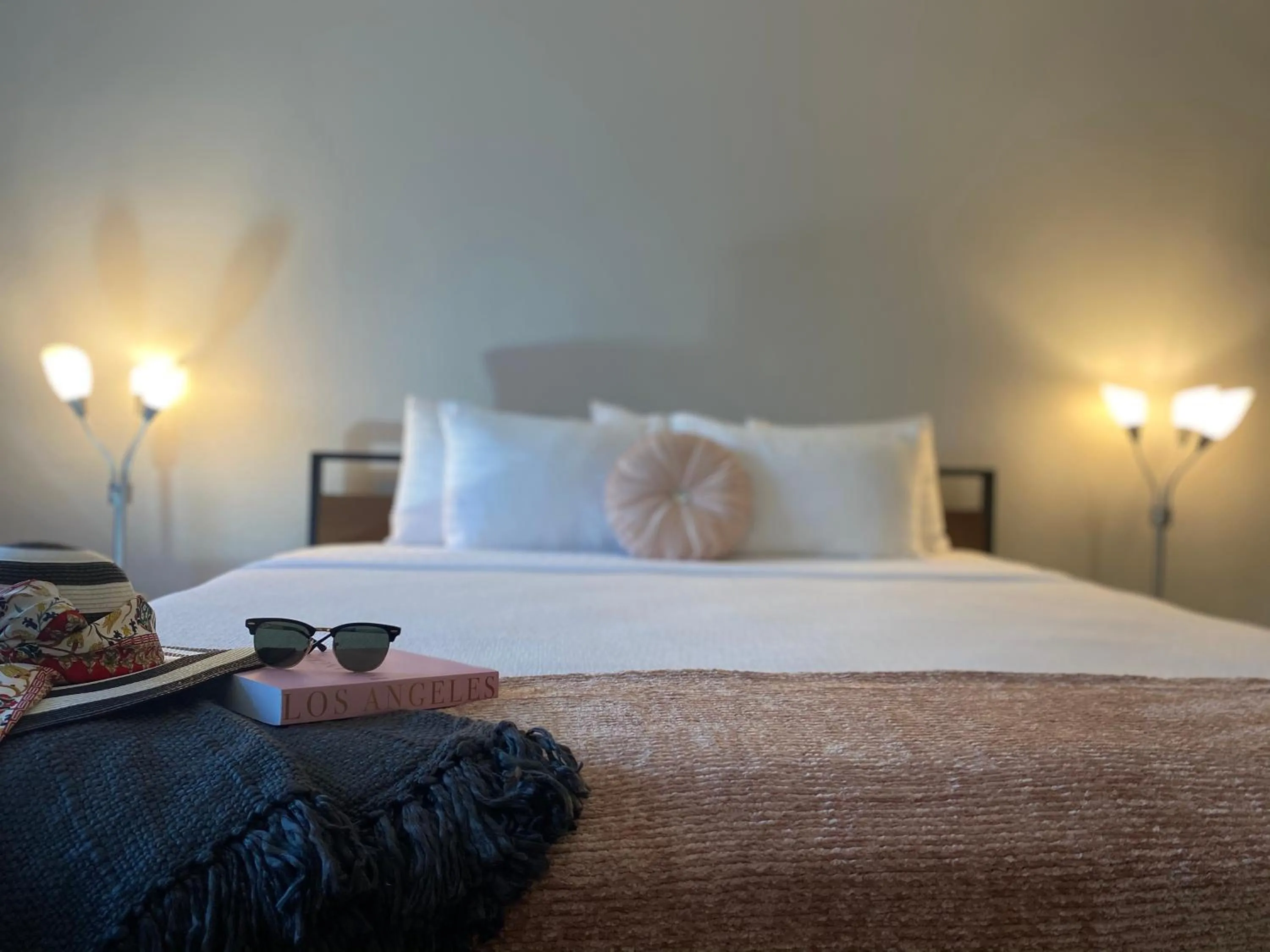 Bed in Glendale Express Hotel Los Angeles