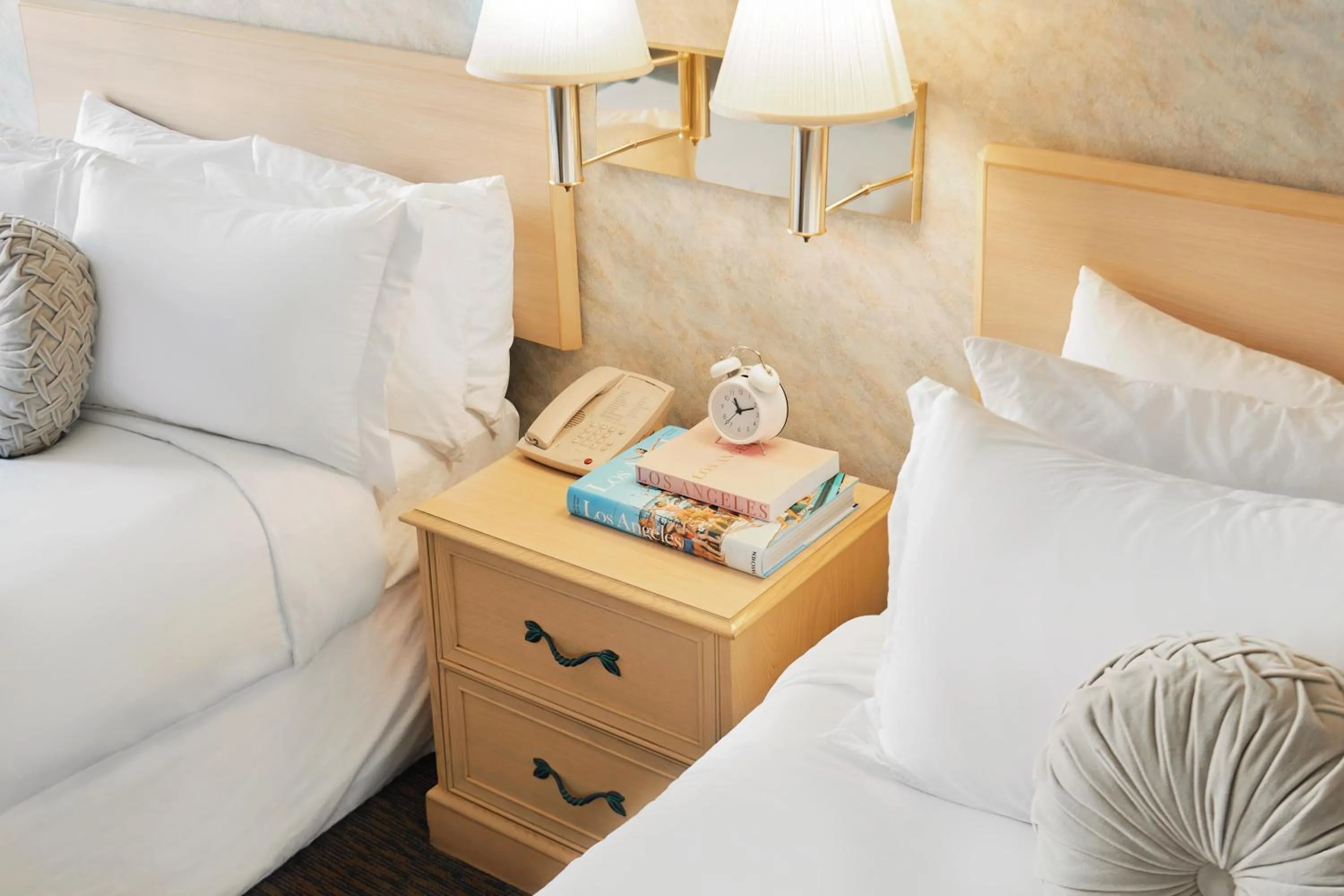 Bed in Glendale Express Hotel Los Angeles