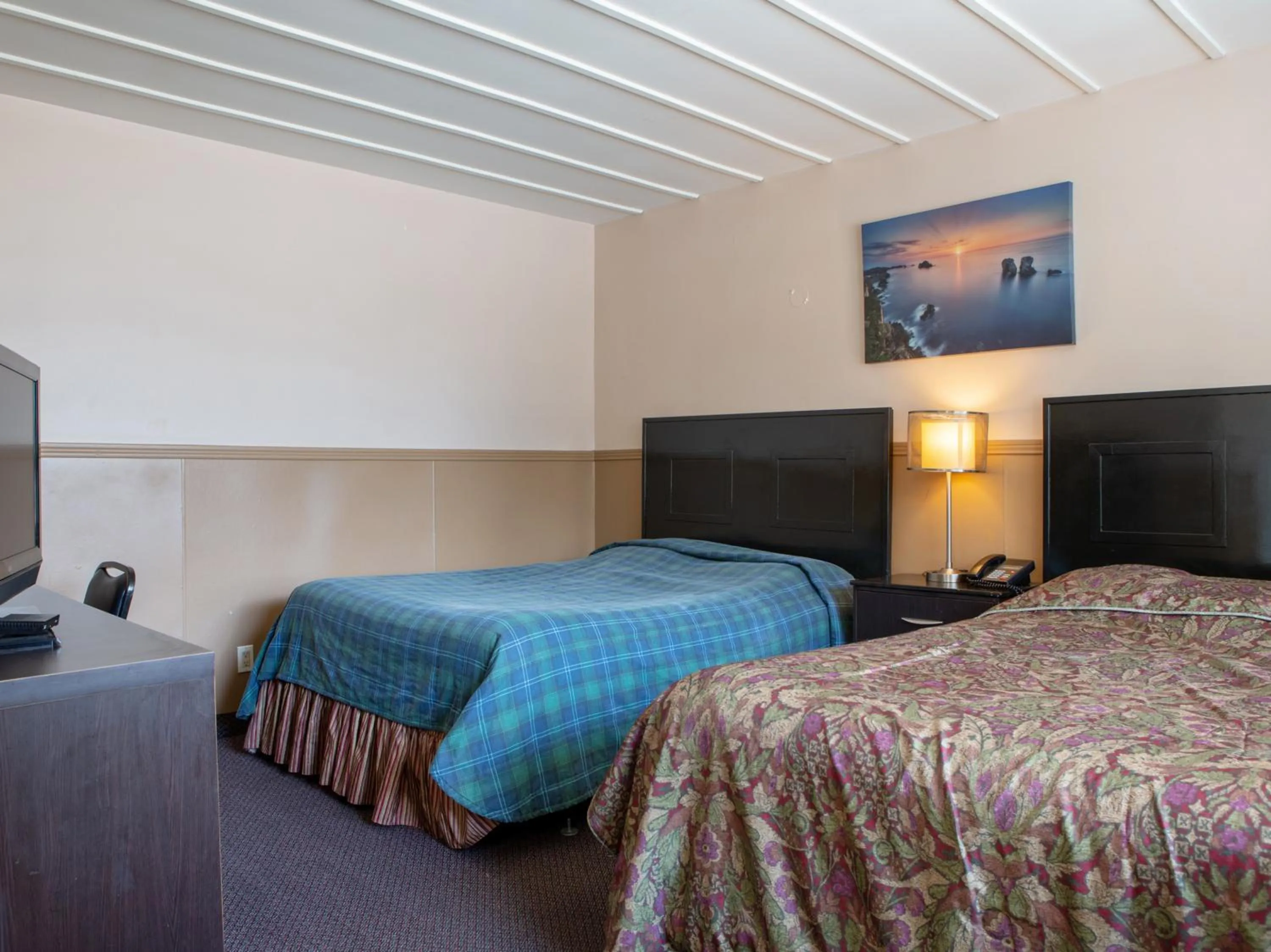 Bedroom in Hotel Richmond Hill Inn ON North