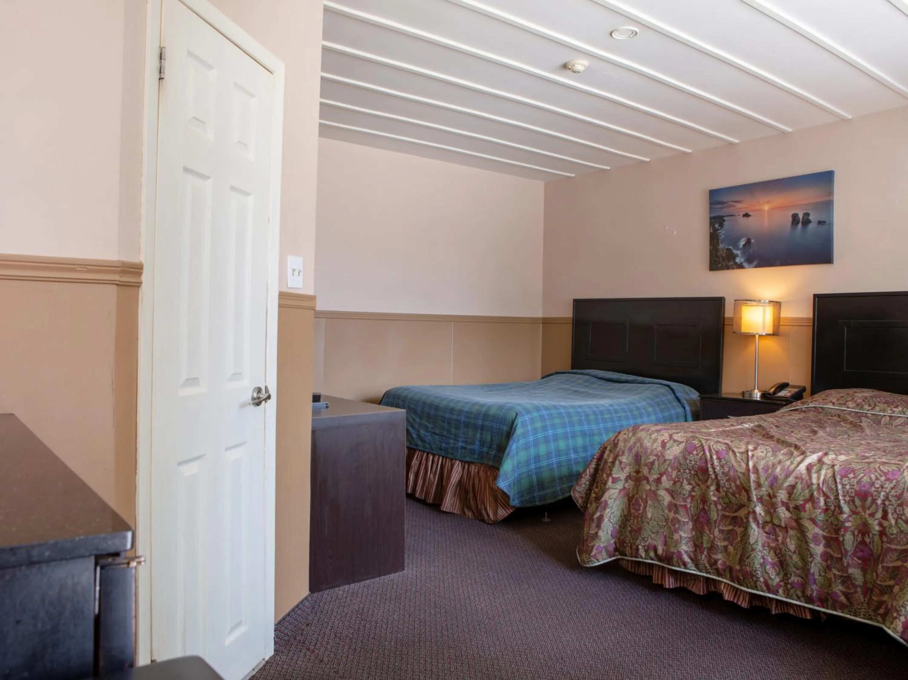 Bedroom in Hotel Richmond Hill Inn ON North