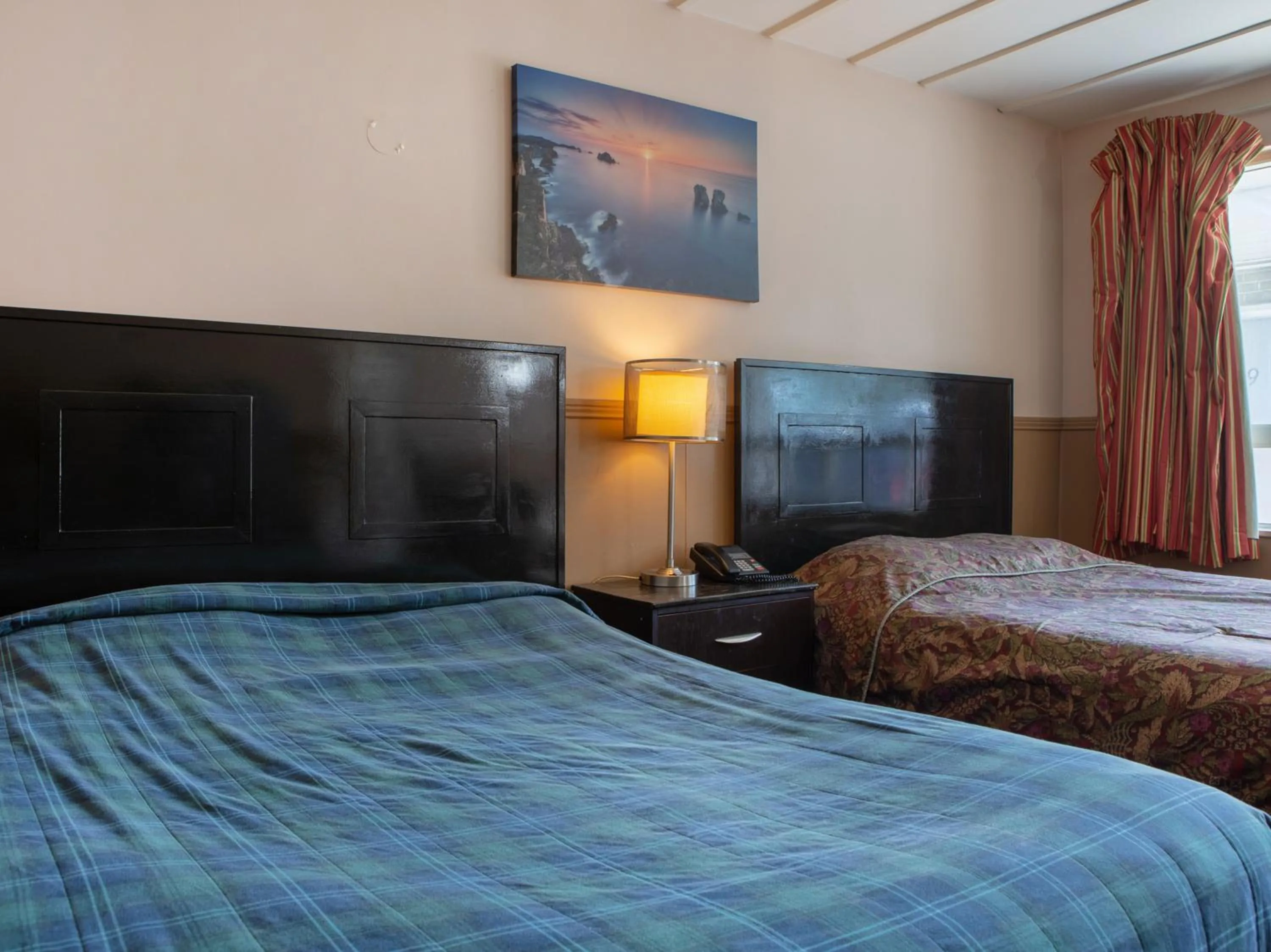 Bedroom in Hotel Richmond Hill Inn ON North