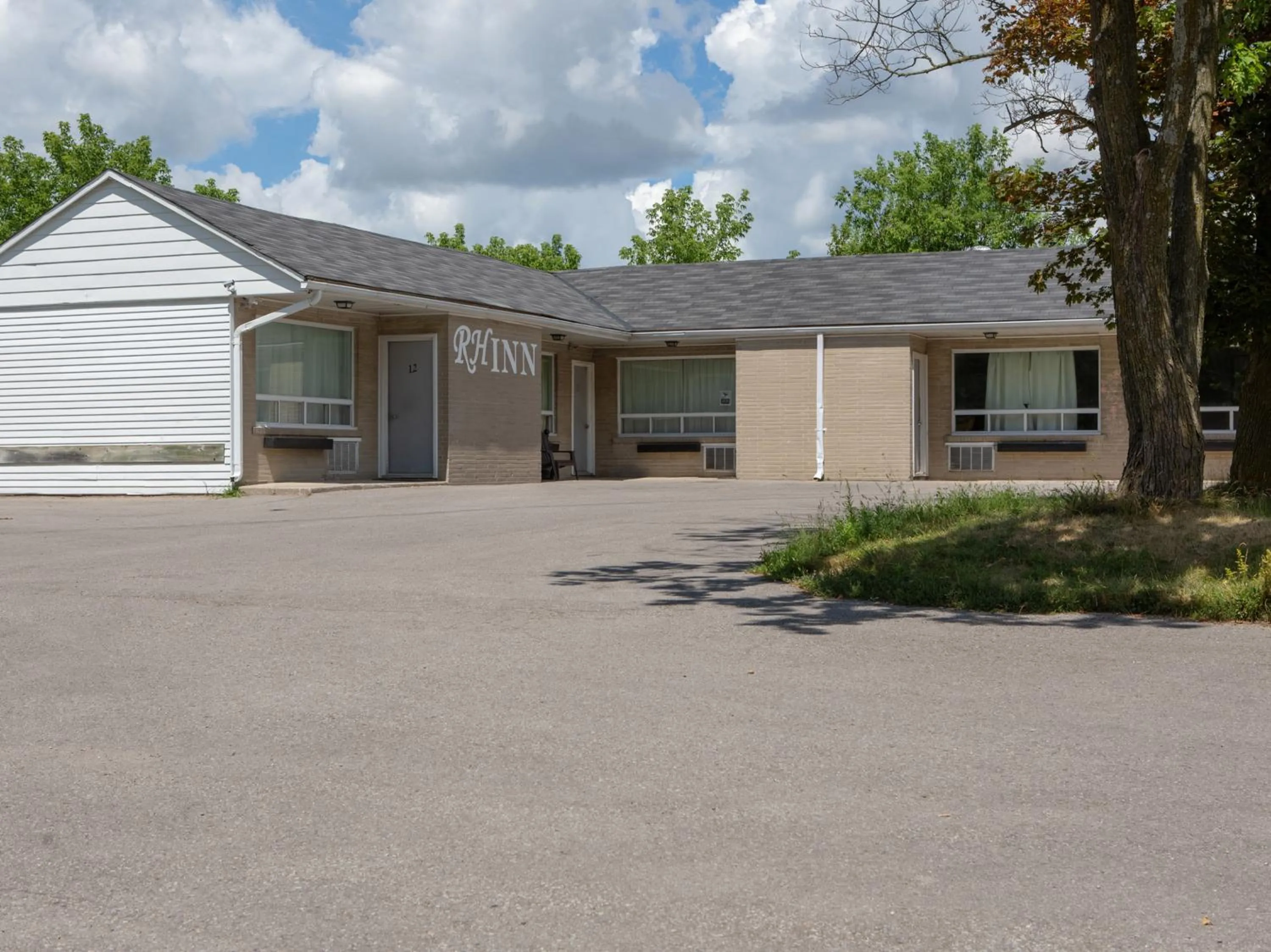 Patio in Hotel Richmond Hill Inn ON North