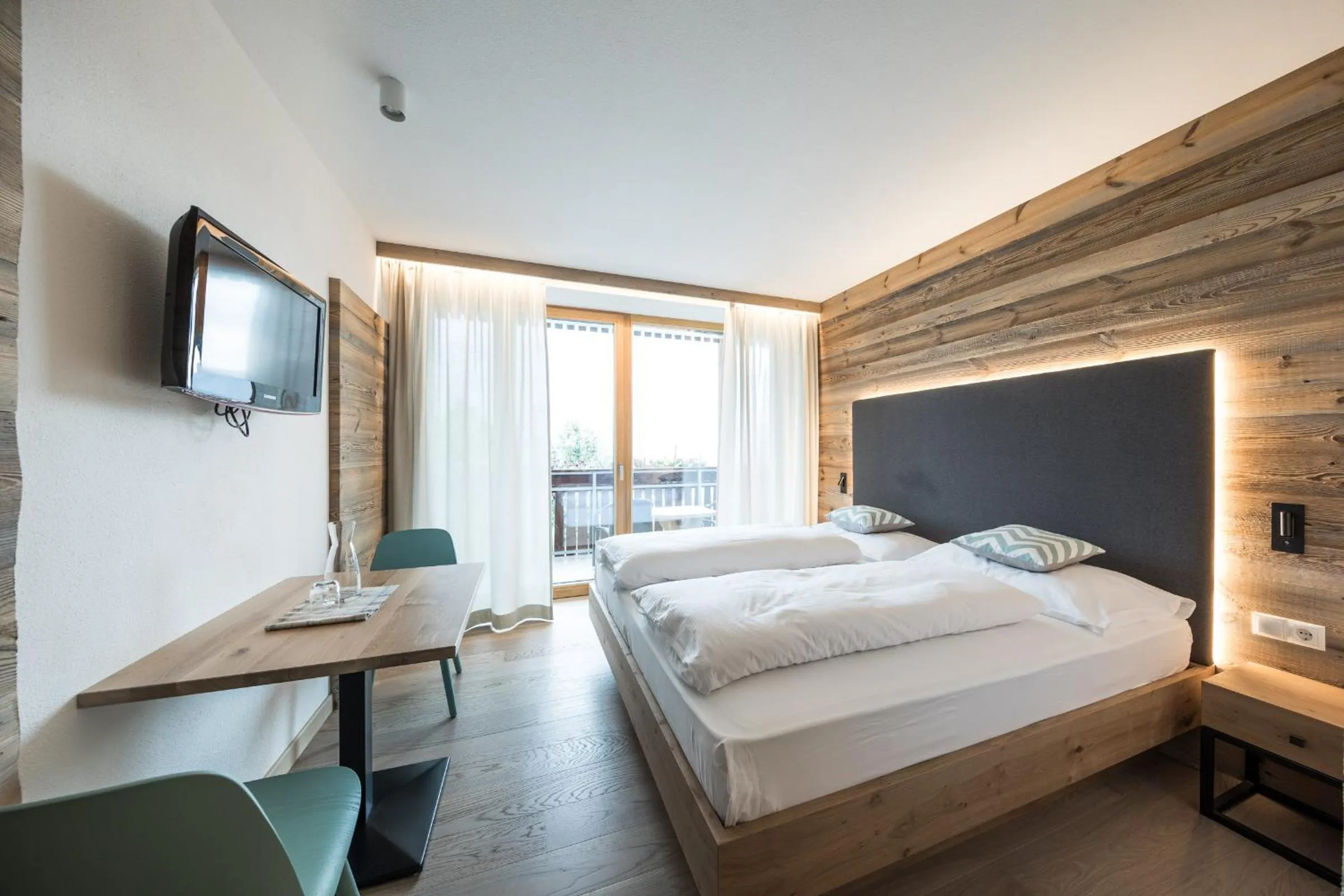 Photo of the whole room, Bed in Hotel Petrus