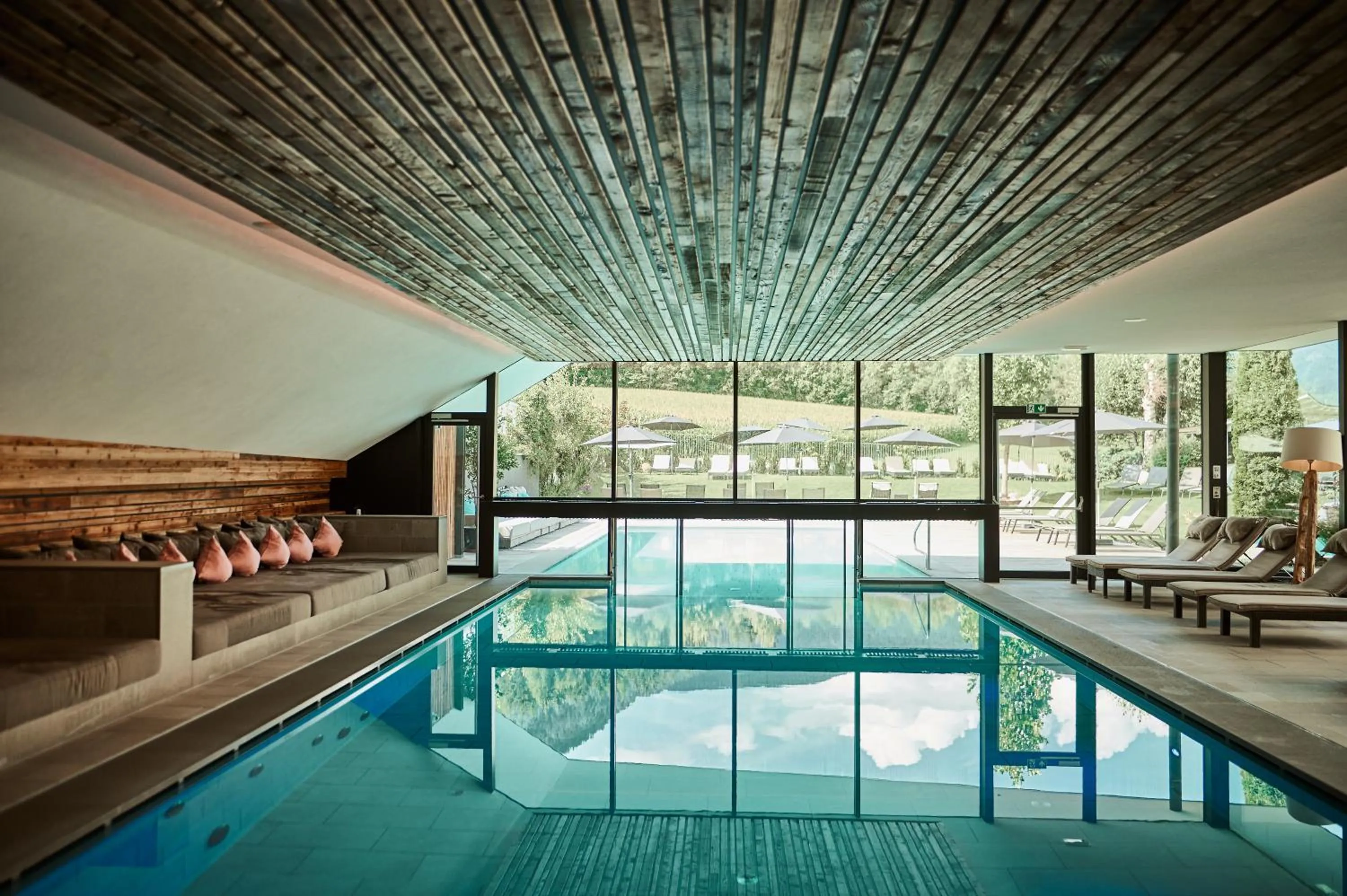 Swimming pool in Hotel Petrus
