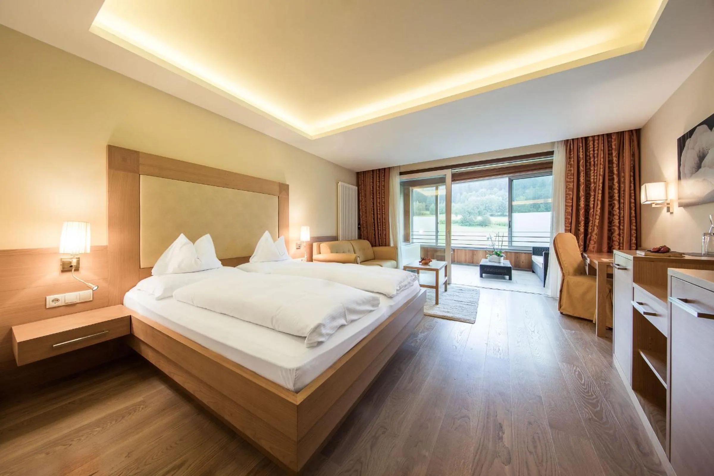 Photo of the whole room, Bed in Hotel Petrus