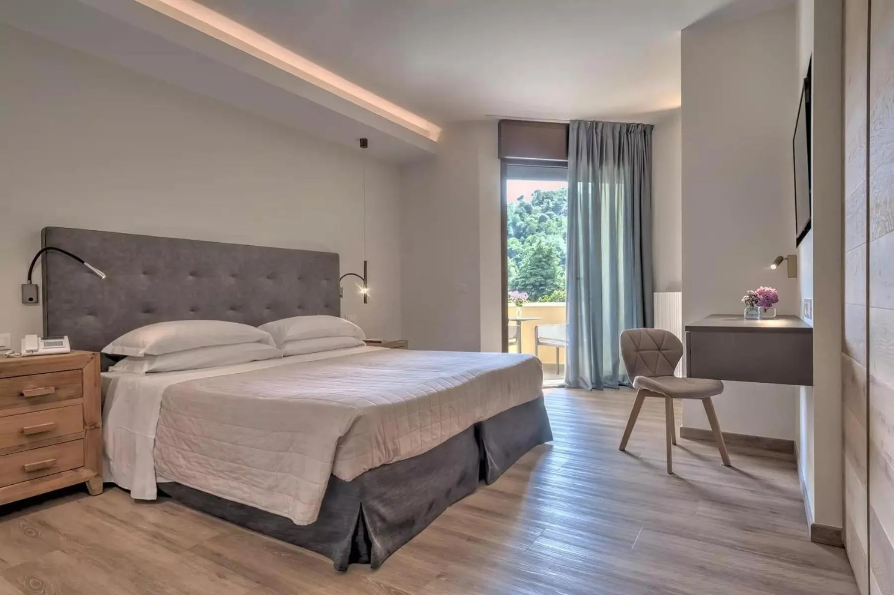 Bedroom, Bed in Hotel Petrarca Terme