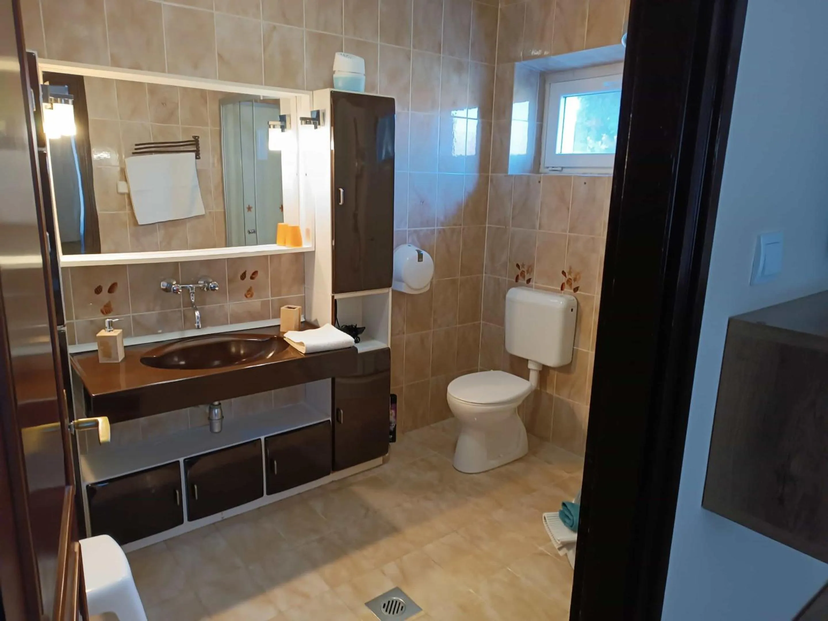 Shower in Szilvia Panzió Gyomaendrőd