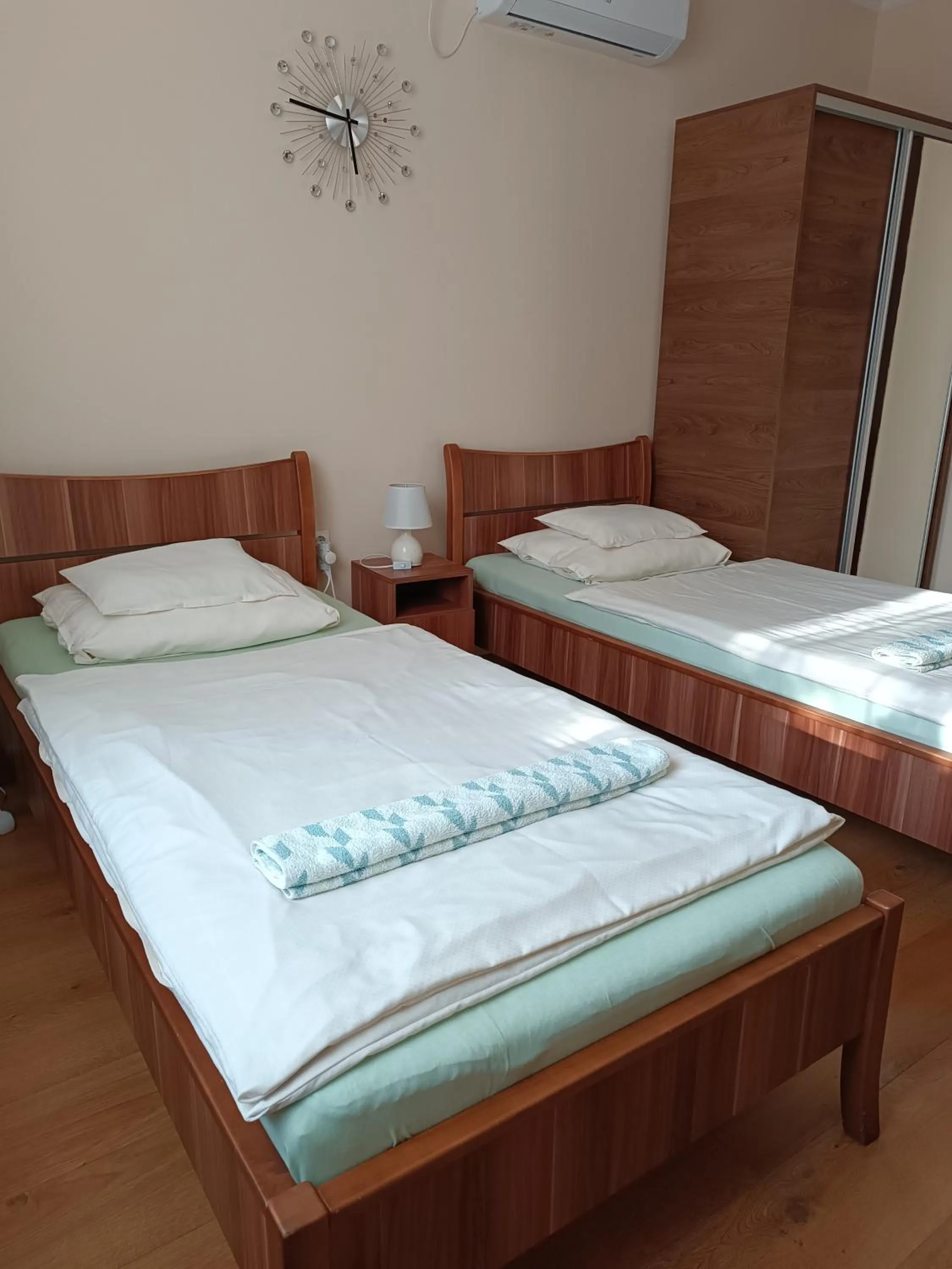 Bed in Szilvia Panzió Gyomaendrőd