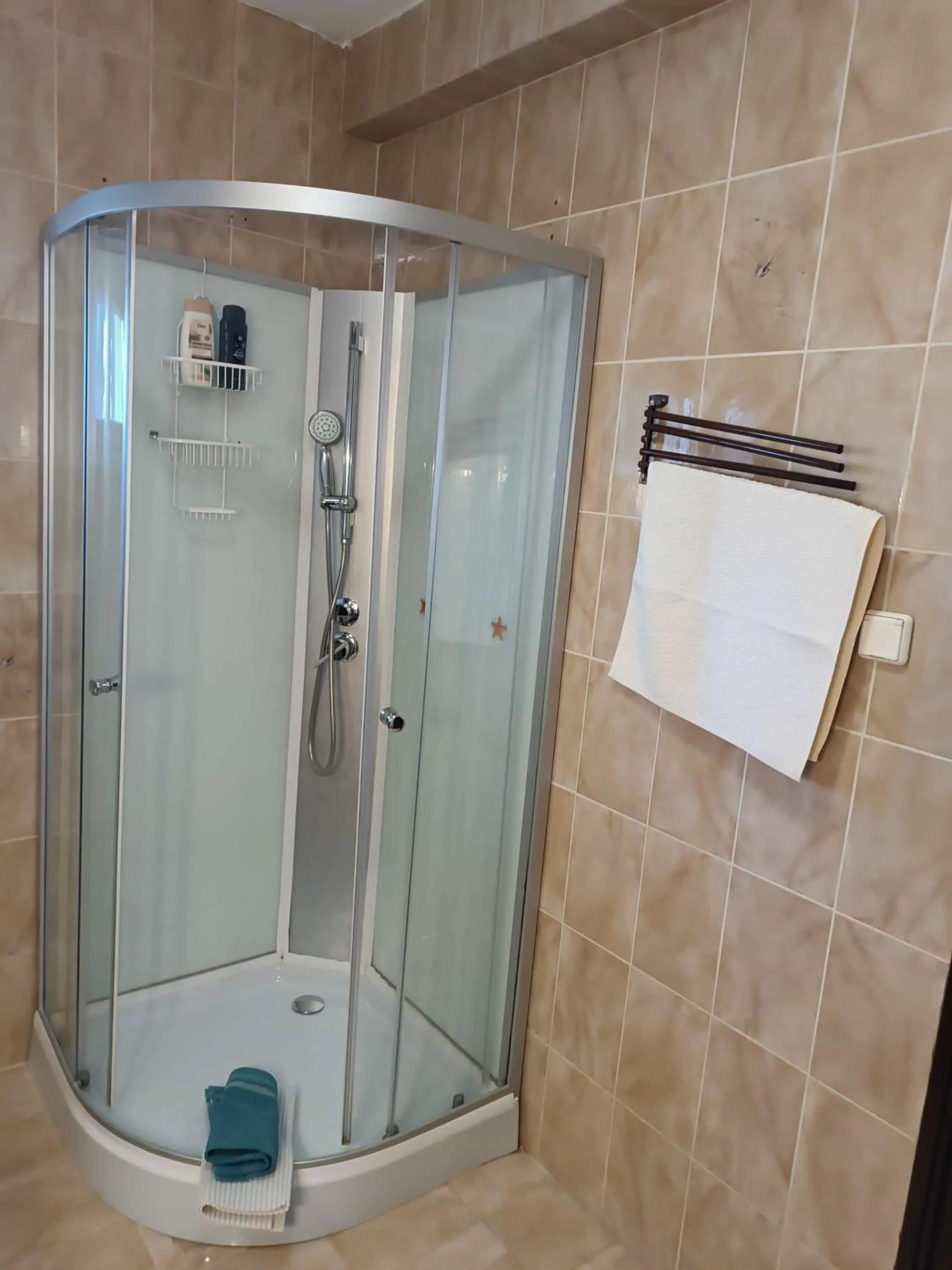 Shower in Szilvia Panzió Gyomaendrőd