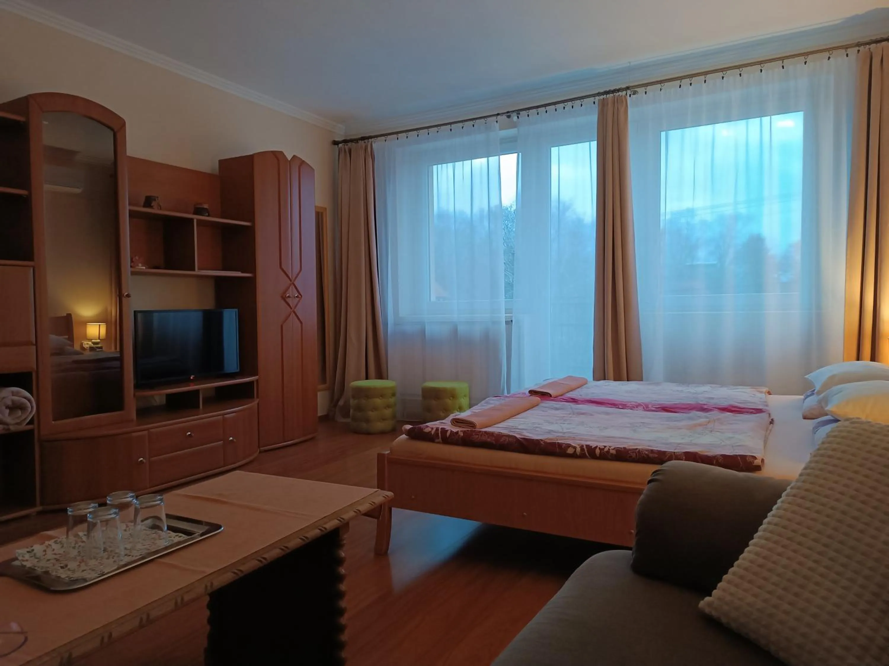 Bed in Szilvia Panzió Gyomaendrőd