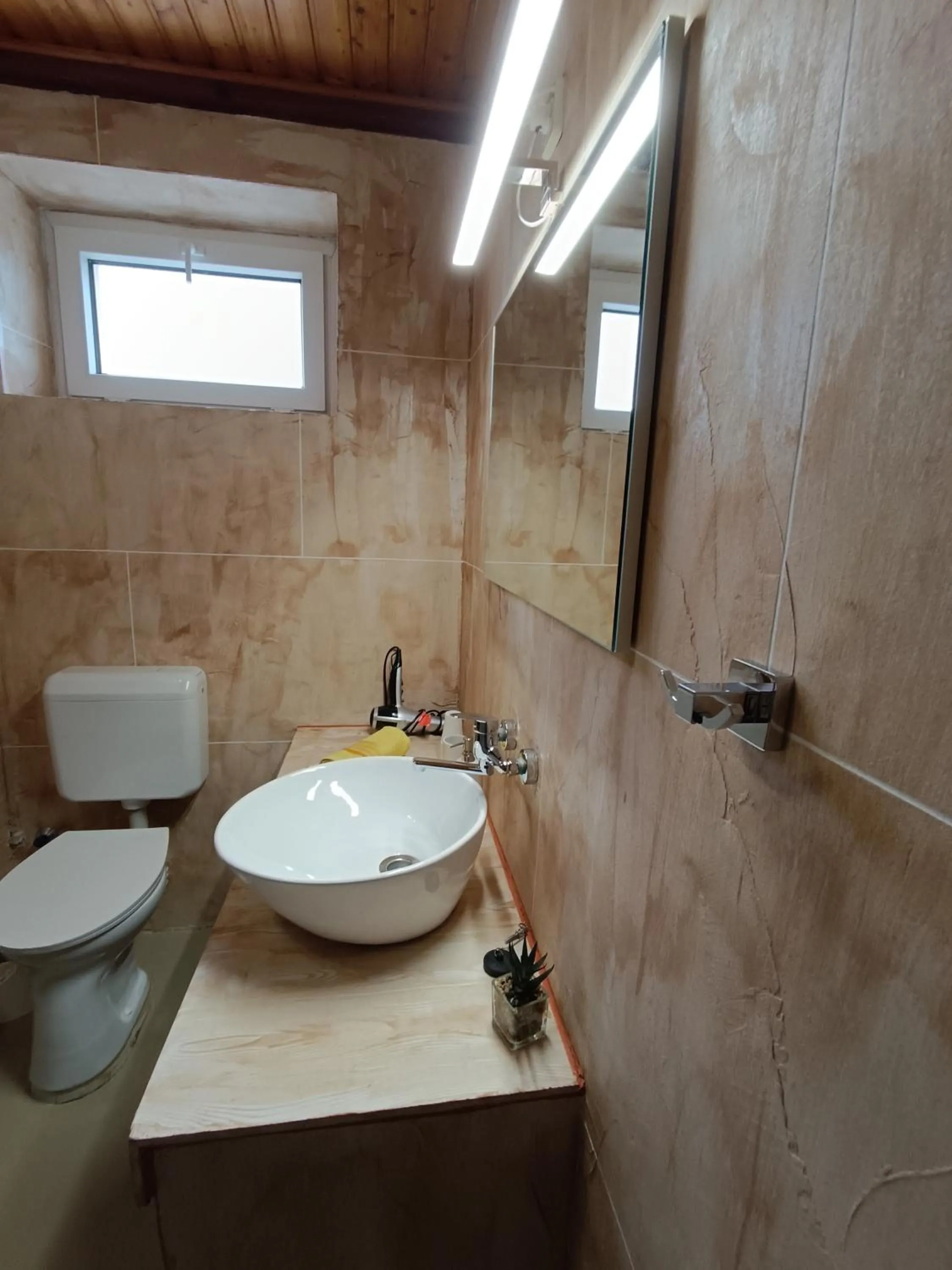 Shower in Szilvia Panzió Gyomaendrőd