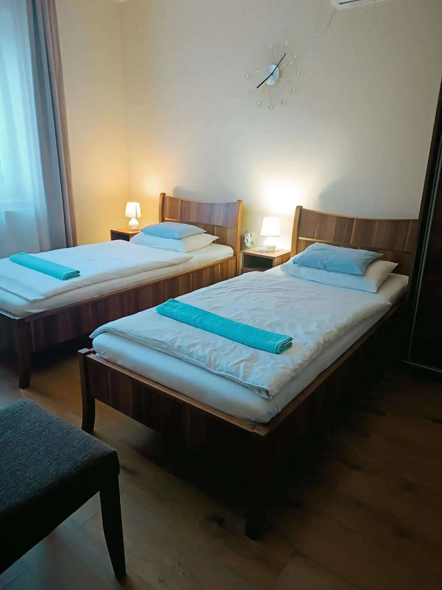 Standard Double or Twin Room - single occupancy in Szilvia Panzió Gyomaendrőd Standard Double or Twin Room - single occupancy in Szilvia Panzió Gyomaendrőd