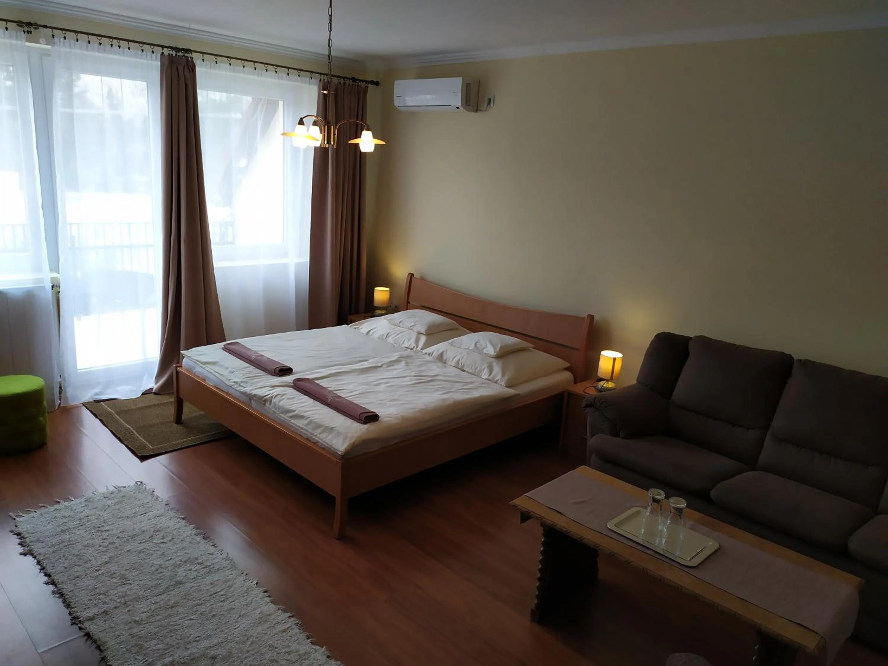 Bed in Szilvia Panzió Gyomaendrőd