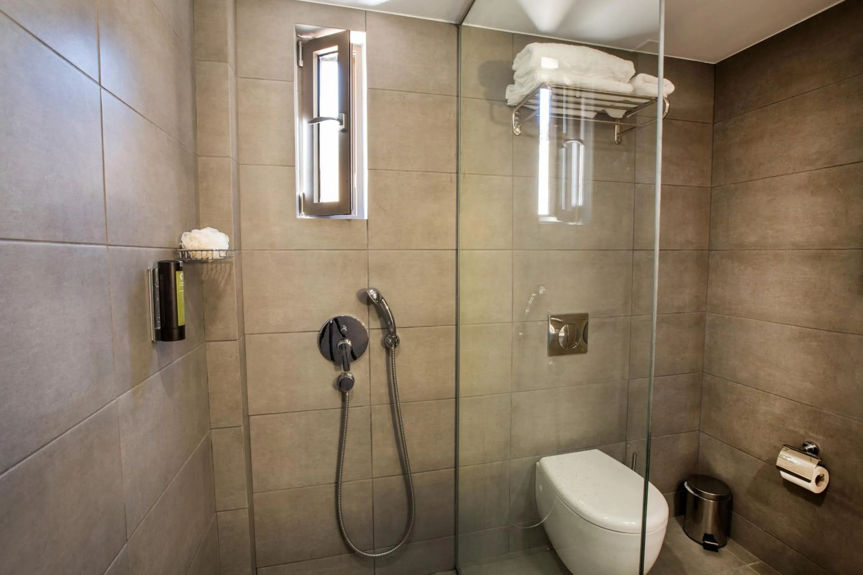 Bathroom in Sundance Apartments & Suites