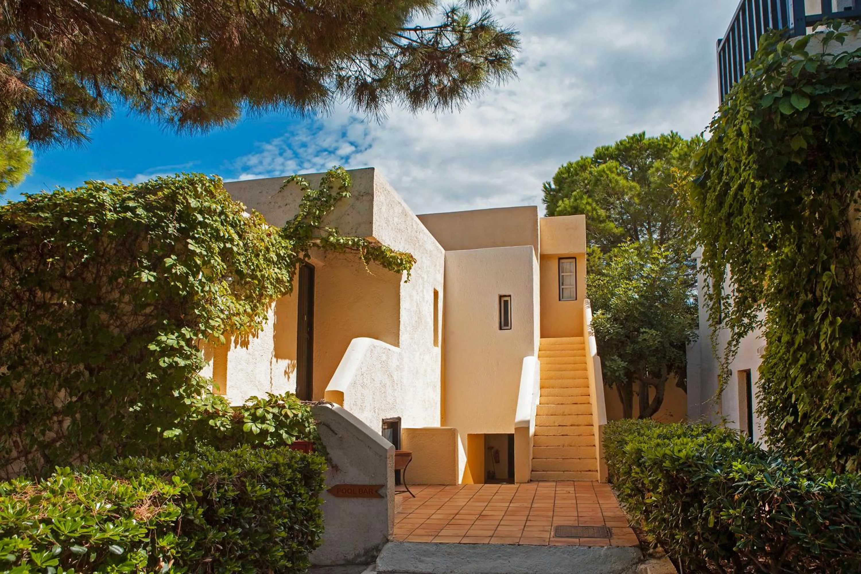 Garden in Sundance Apartments & Suites