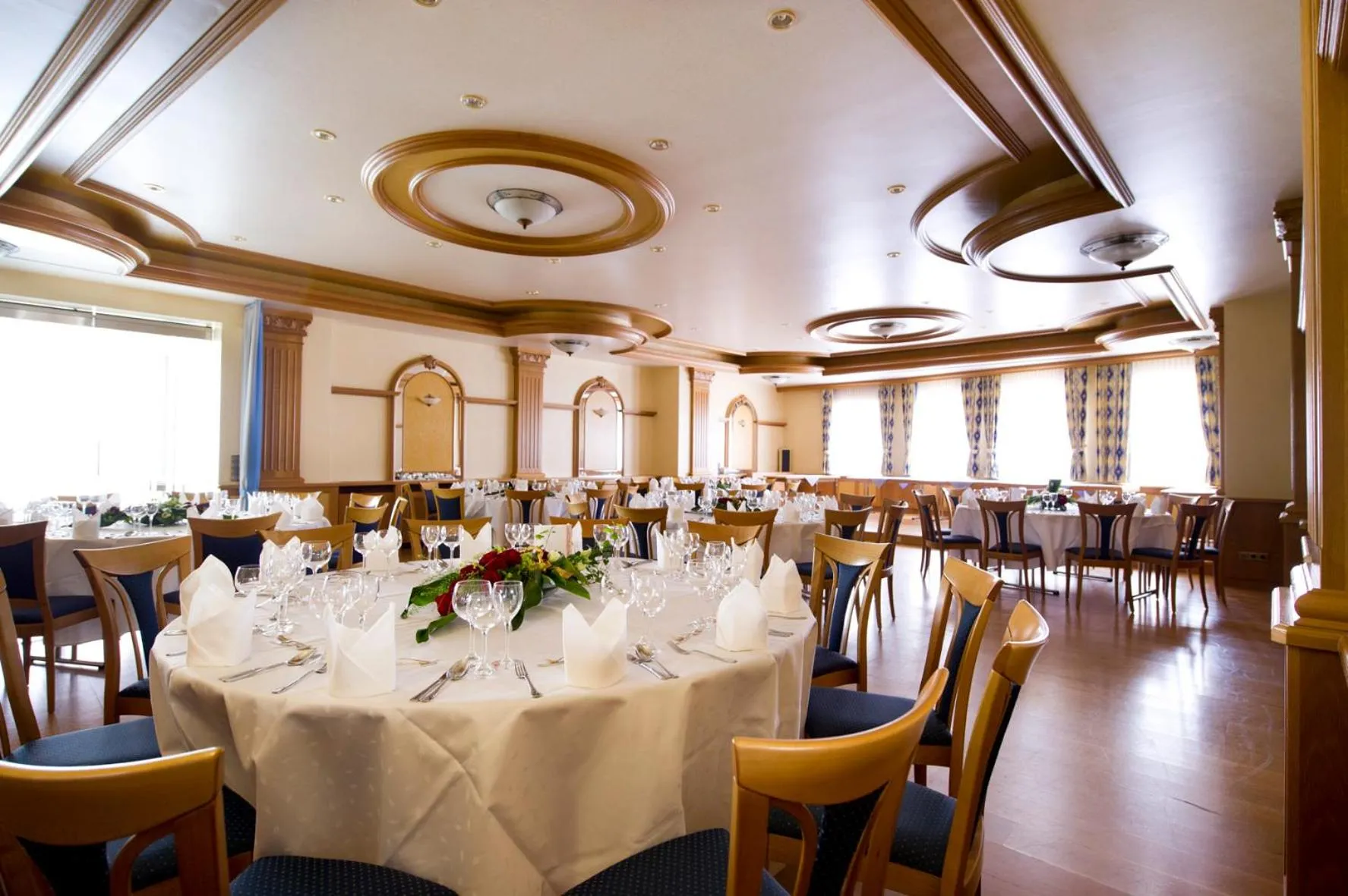 Restaurant/places to eat in Göbels Hotel zum Löwen