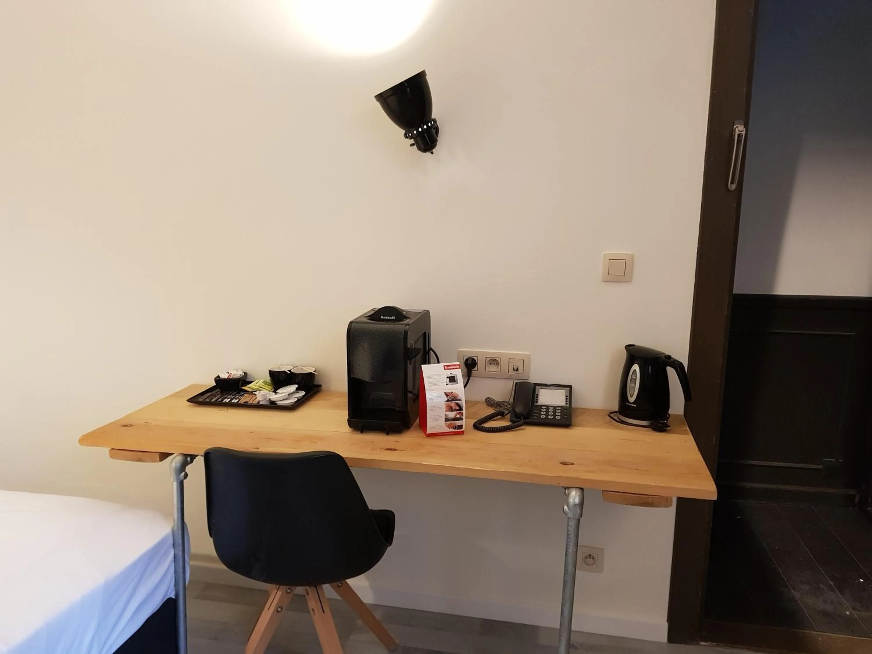 Coffee/tea facilities in Hotel O Ieper