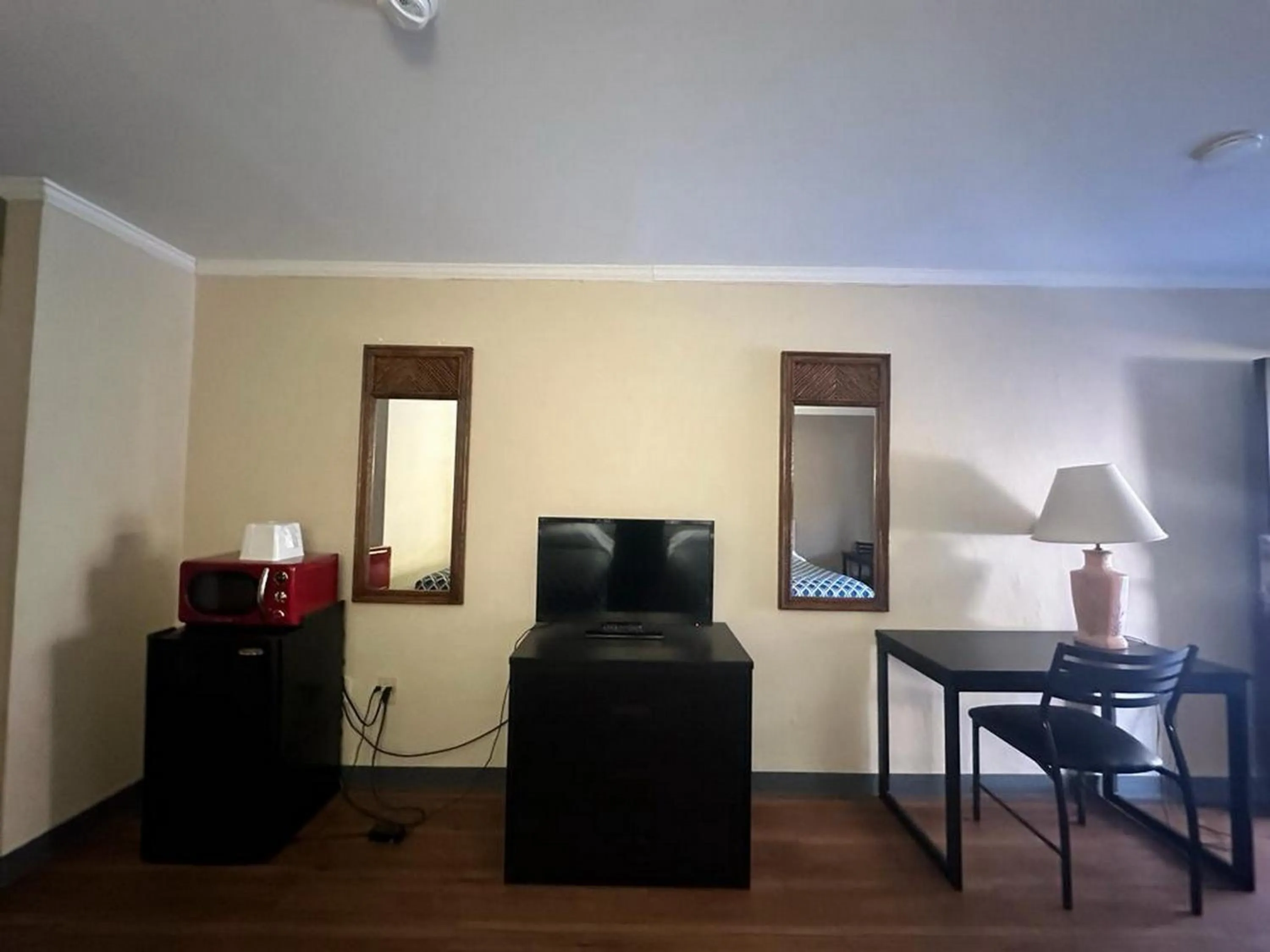 Communal lounge/ TV room in Loyalty Inn Rockingham