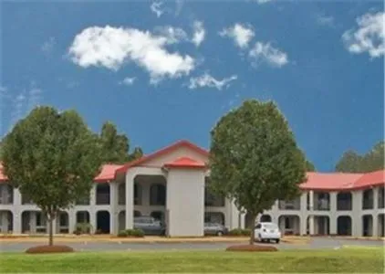 Property building in Country Hearth Inn & Suites Dawson