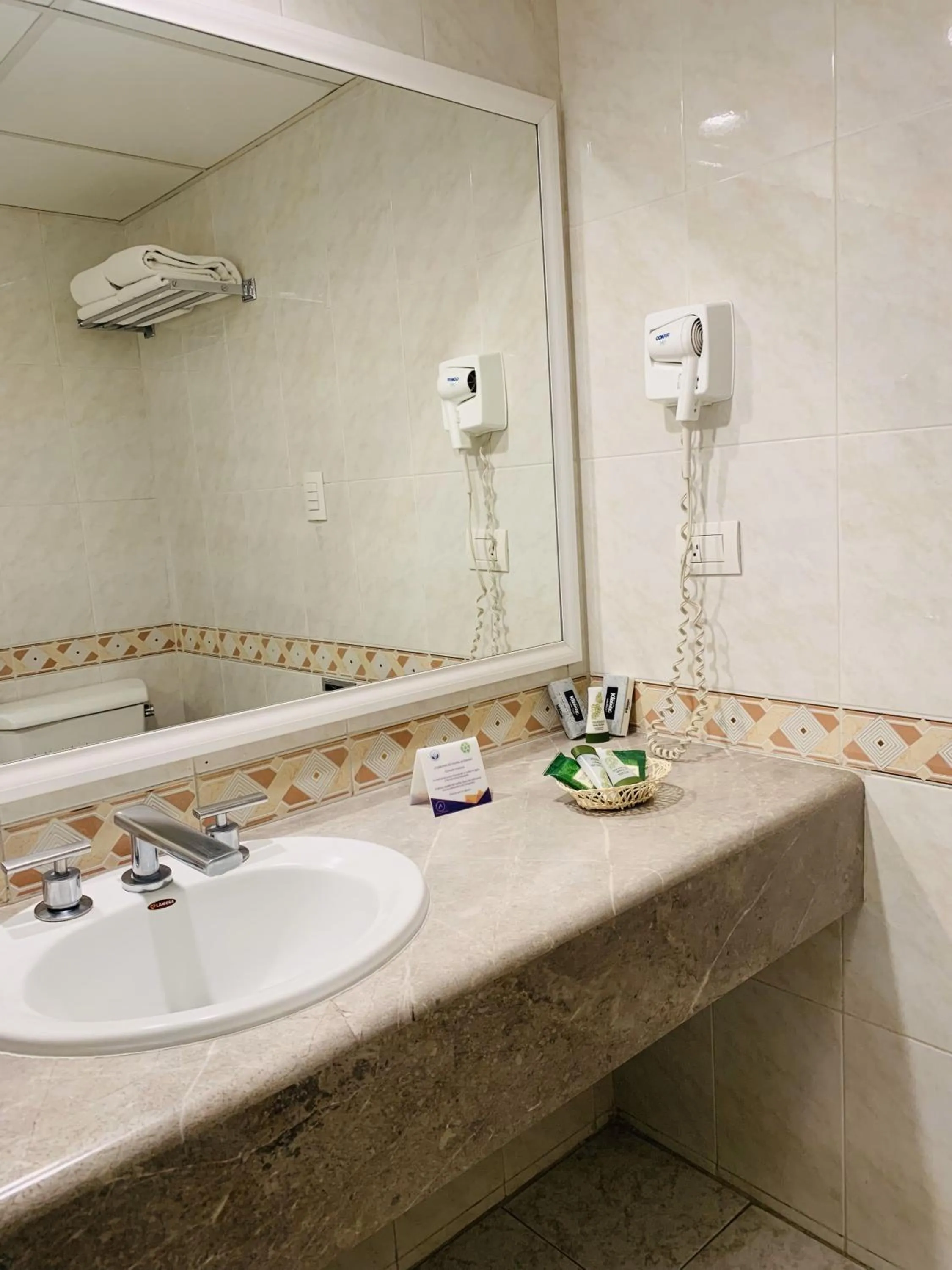 Toilet in Hotel Mirage - Centro Histórico de Querétaro