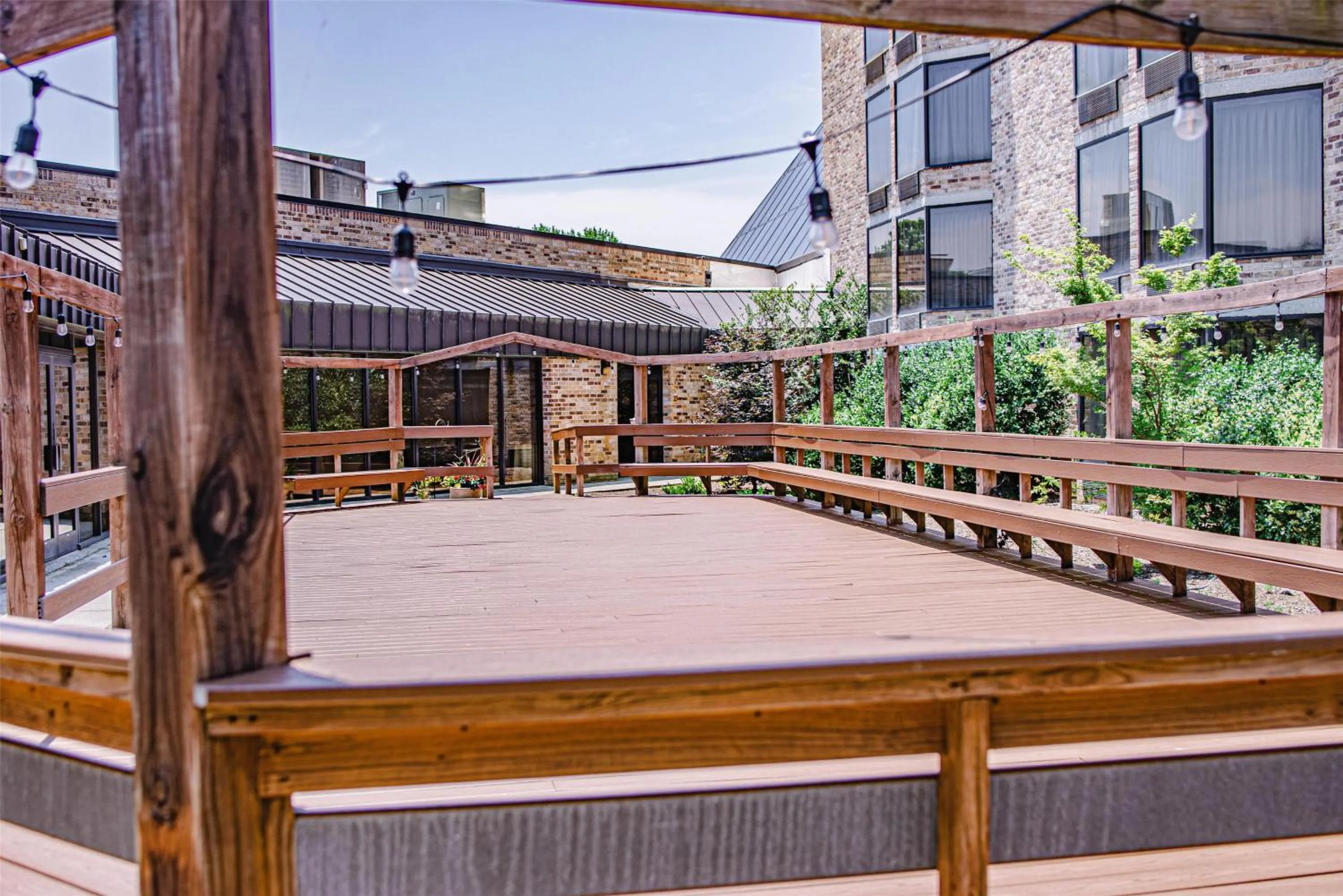 Inner courtyard view in DoubleTree by Hilton Hotel Oak Ridge - Knoxville