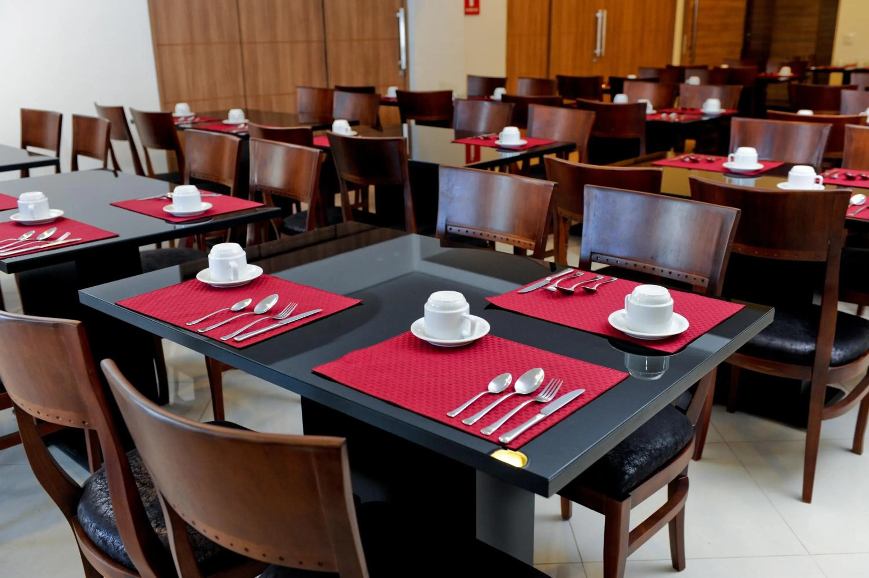 Restaurant/places to eat in Faria Lima Flat Service