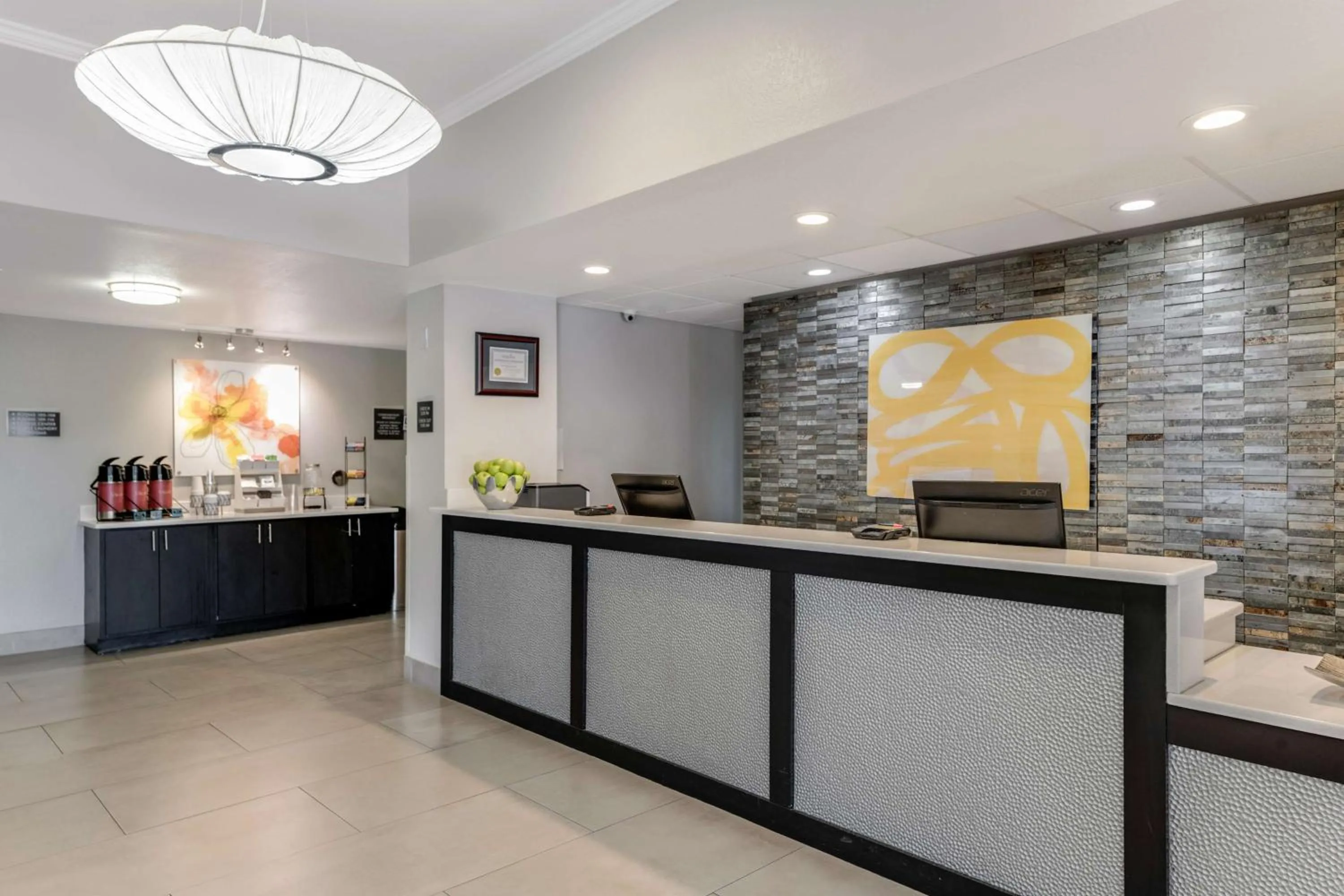 Lobby or reception in Best Western Auburndale Inn & Suites