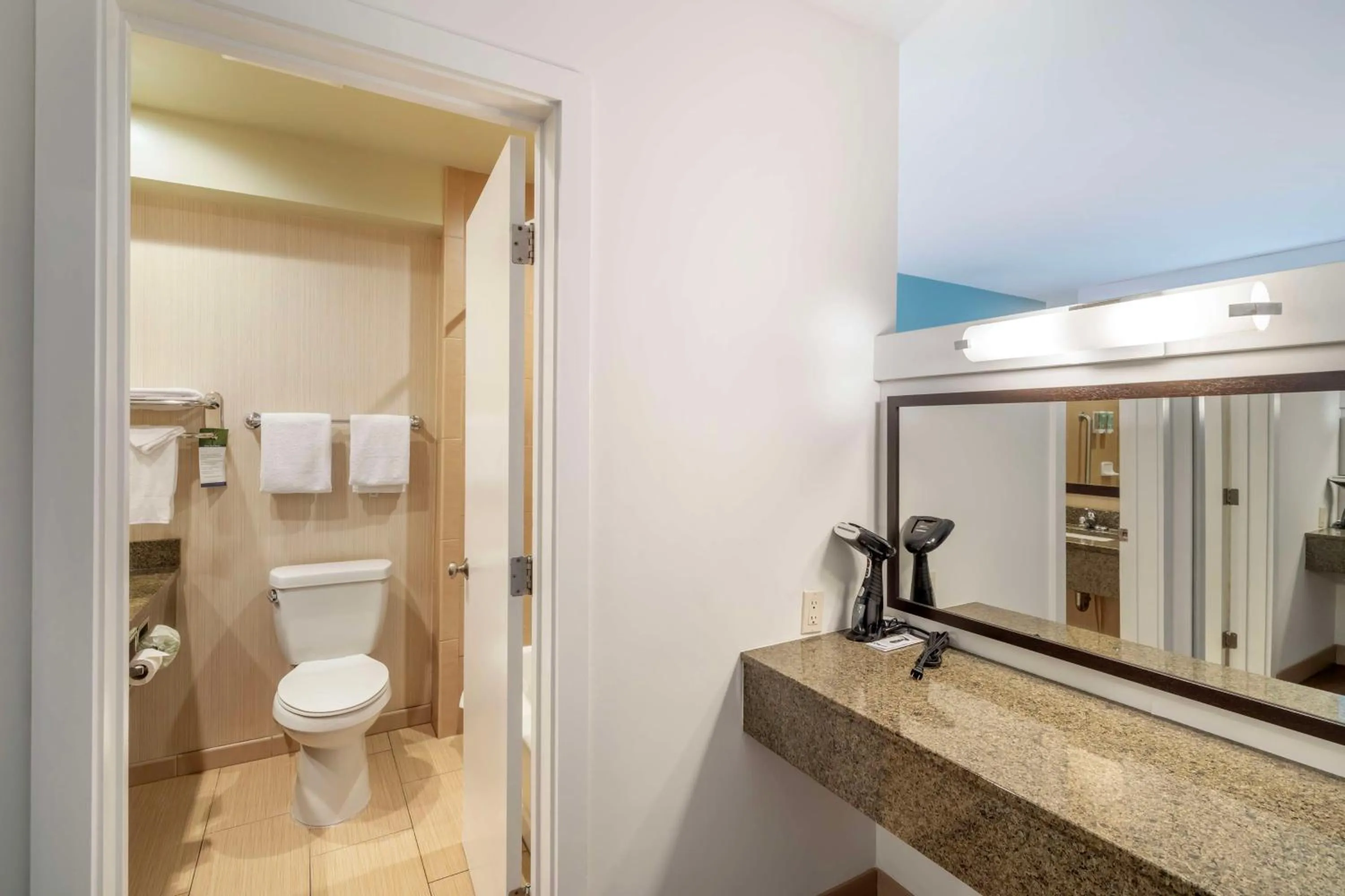 Bathroom in Best Western At Ventura Pier