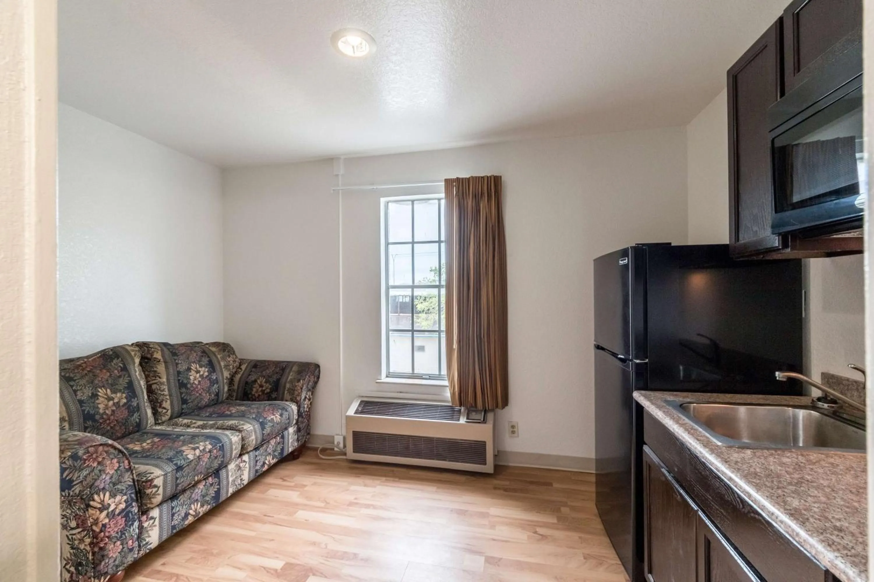 Kitchen or kitchenette in Studio 6-San Antonio, TX - Fort Sam Houston Area