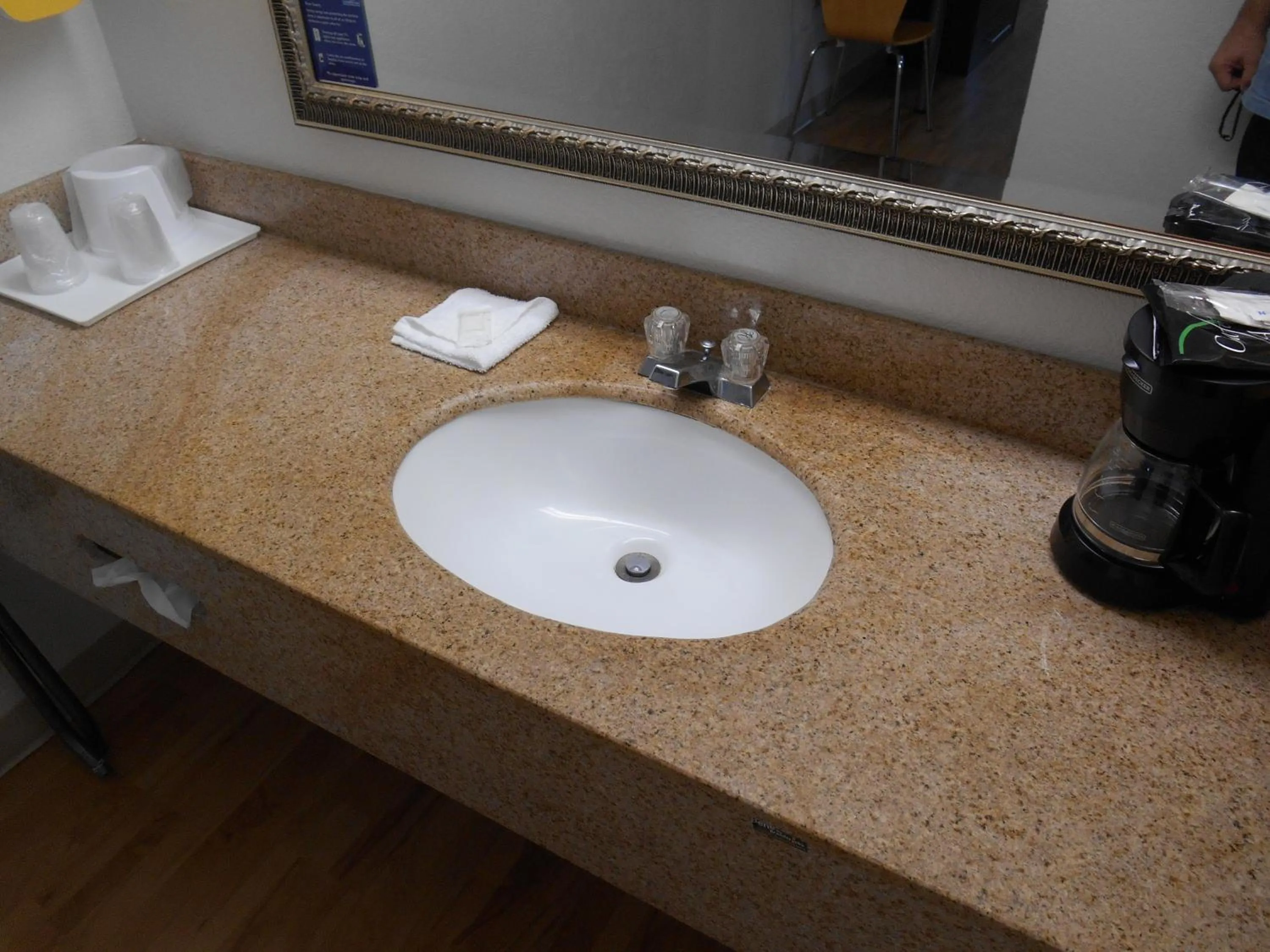 Bathroom in Studio 6-San Antonio, TX - Fort Sam Houston Area