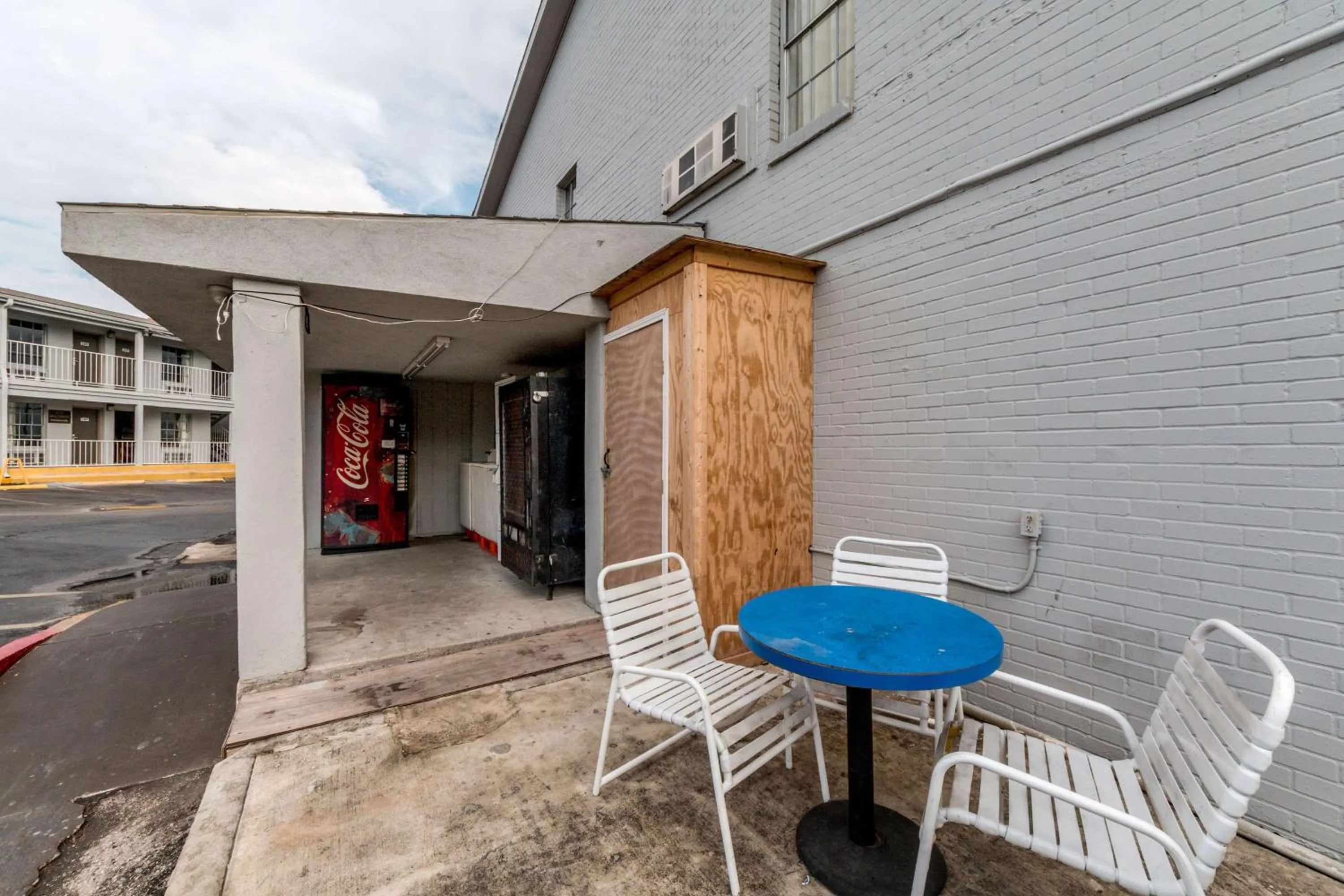 Property building in Studio 6-San Antonio, TX - Fort Sam Houston Area