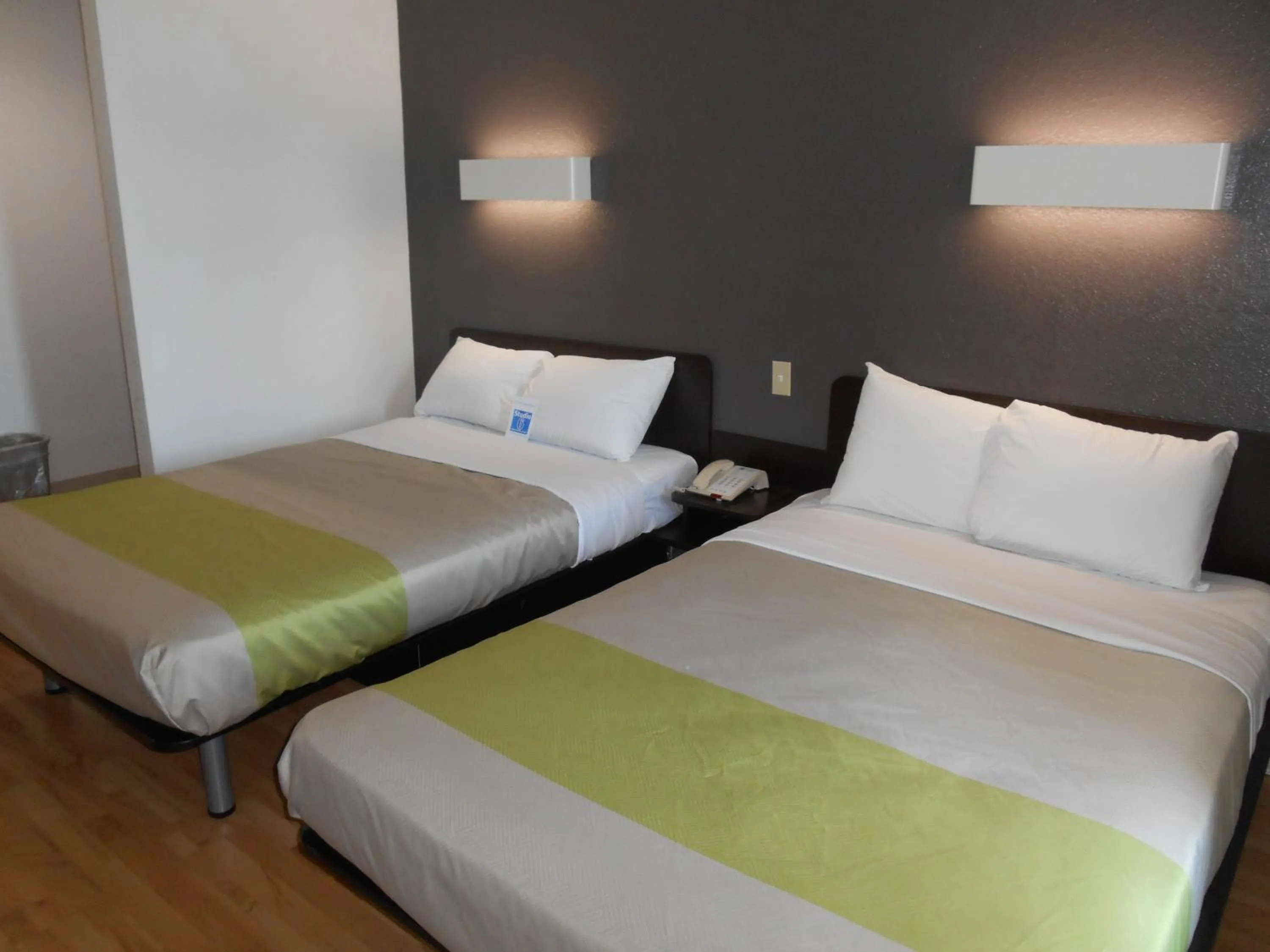 Bedroom, Bed in Studio 6-San Antonio, TX - Fort Sam Houston Area