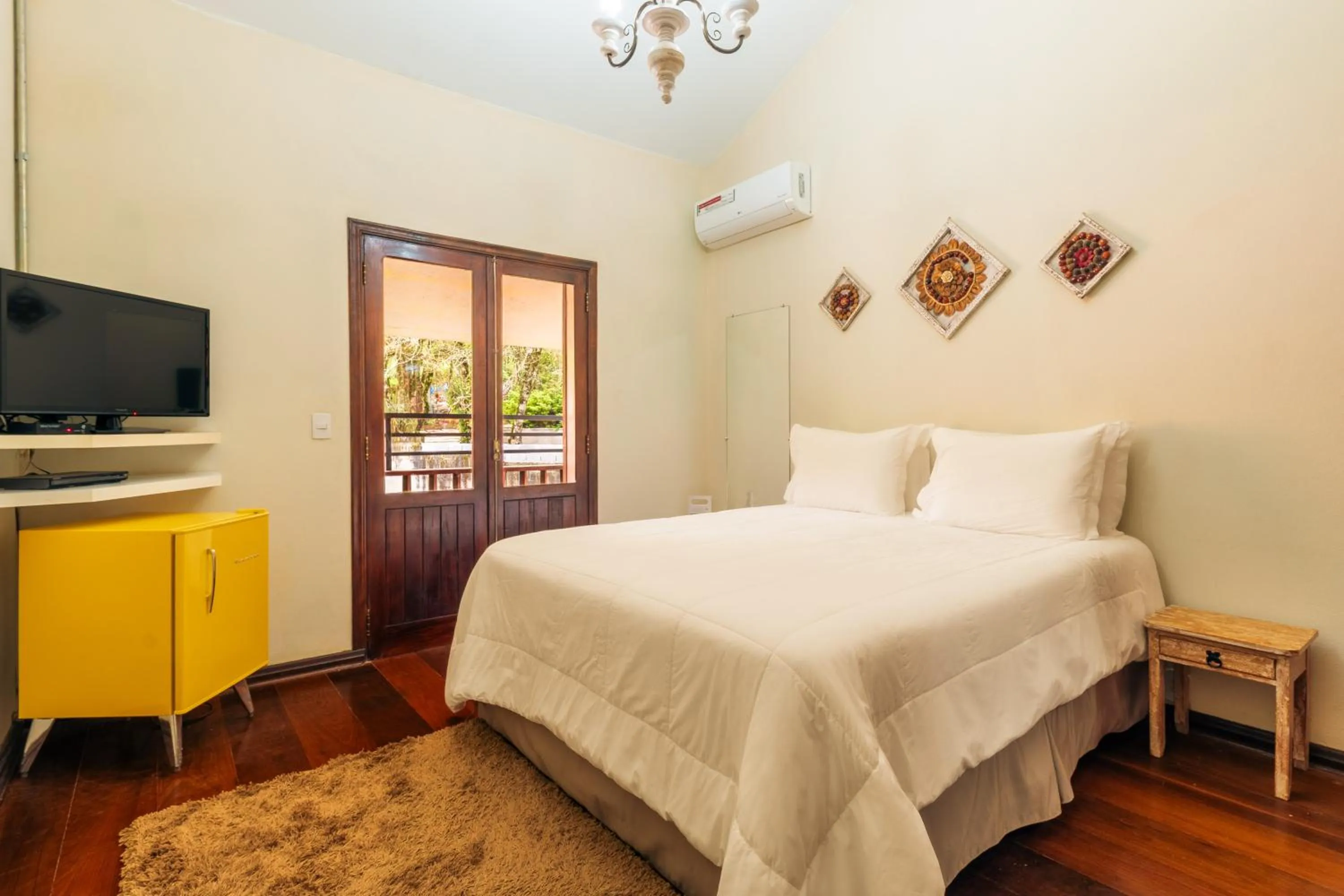 TV and multimedia, Bed in Pousada Serra Villena