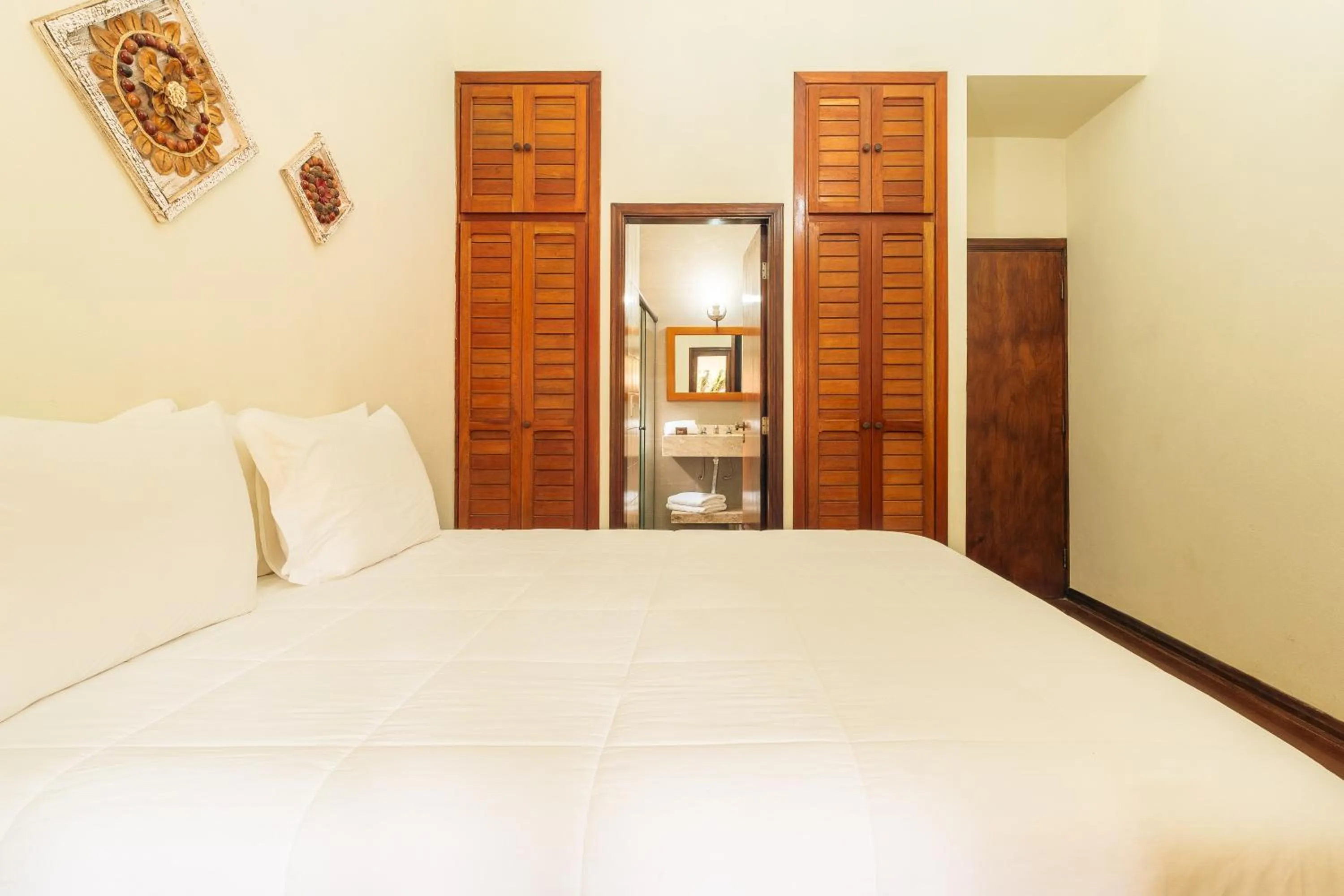 Photo of the whole room, Bed in Pousada Serra Villena