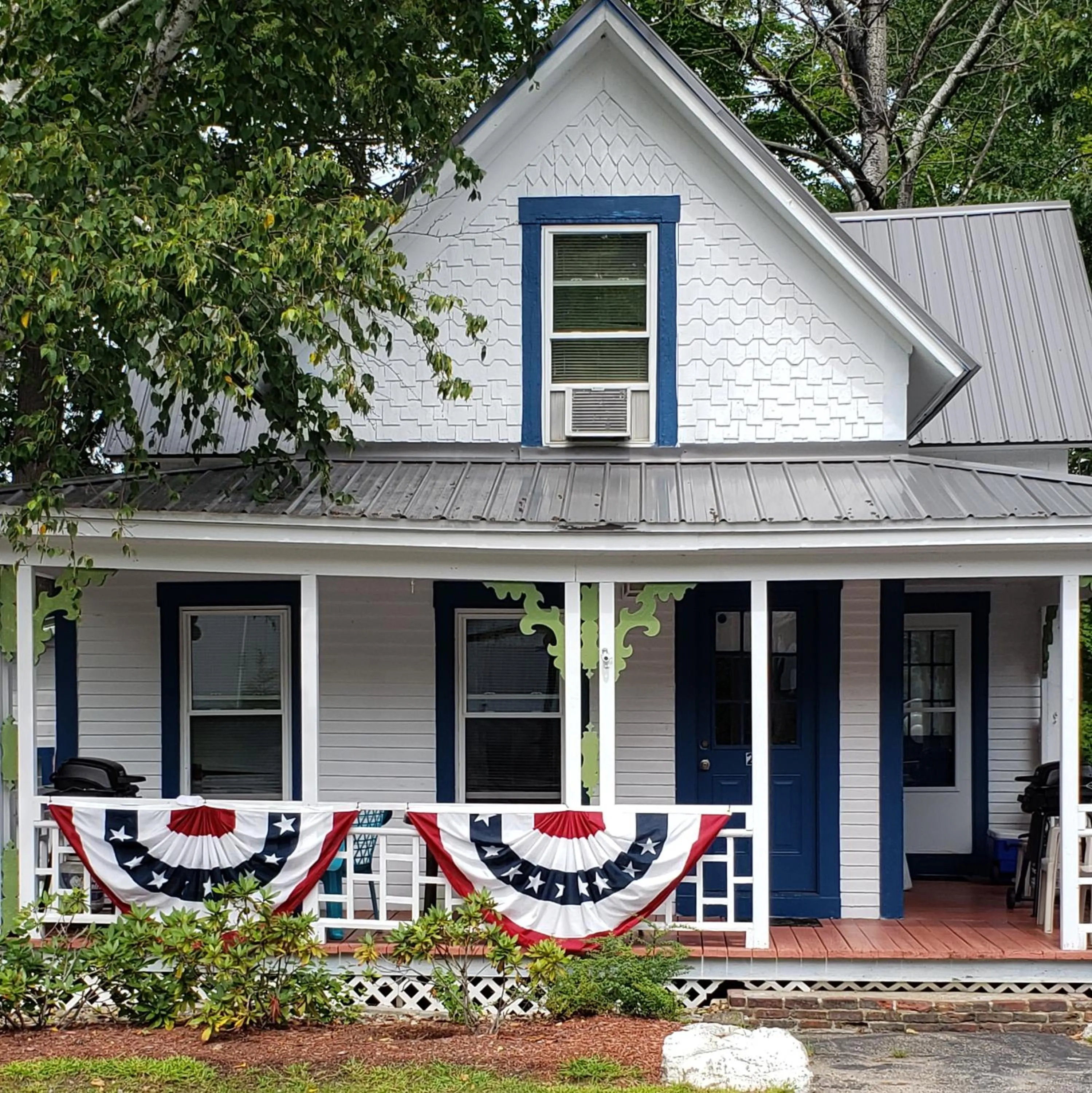 Property building in Weirs Beach Motel & Cottages