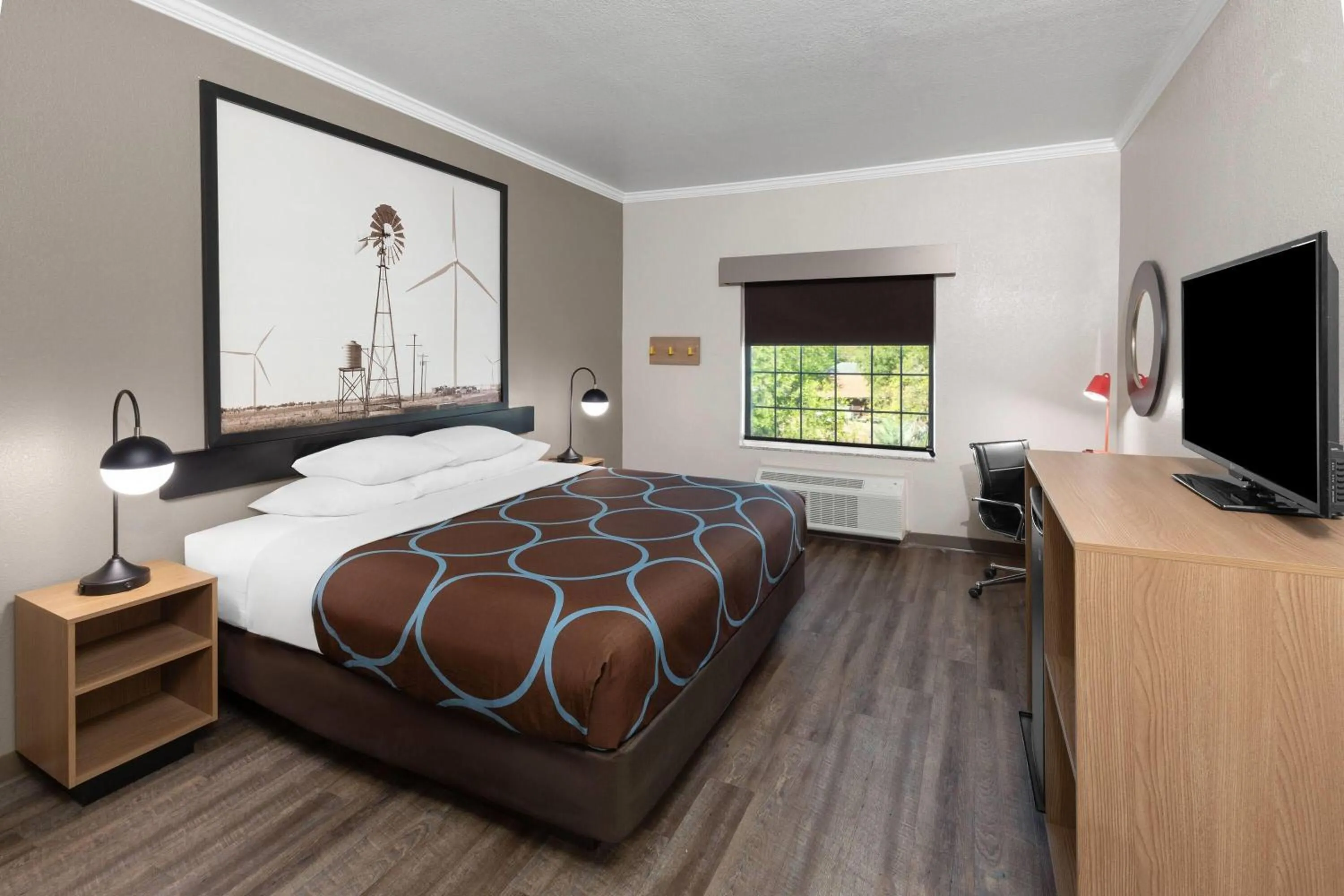 Photo of the whole room, Bed in Super 8 by Wyndham San Antonio/Alamodome Area