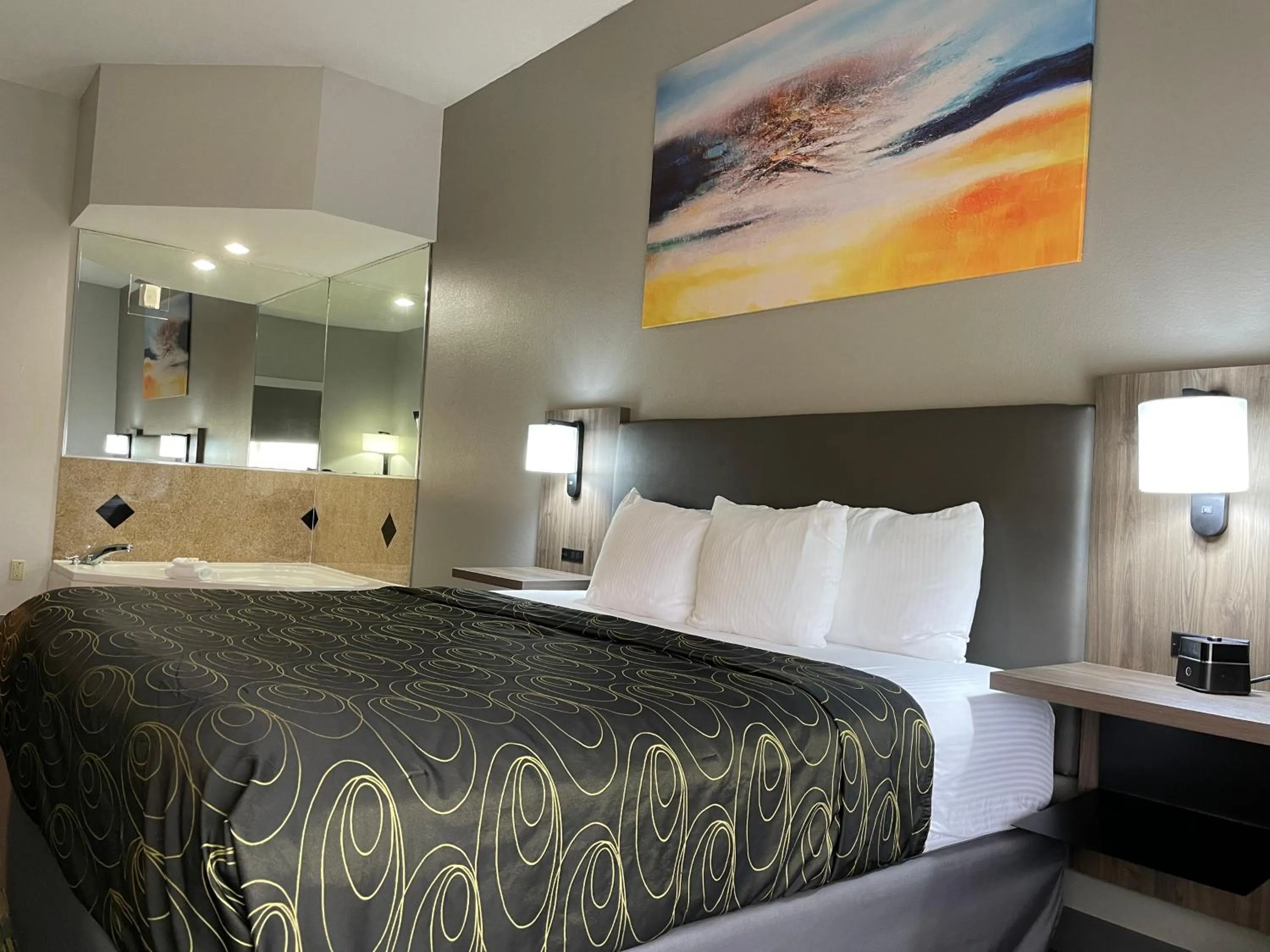 Hot Tub, Bed in La Quinta by Wyndham Tampa Central