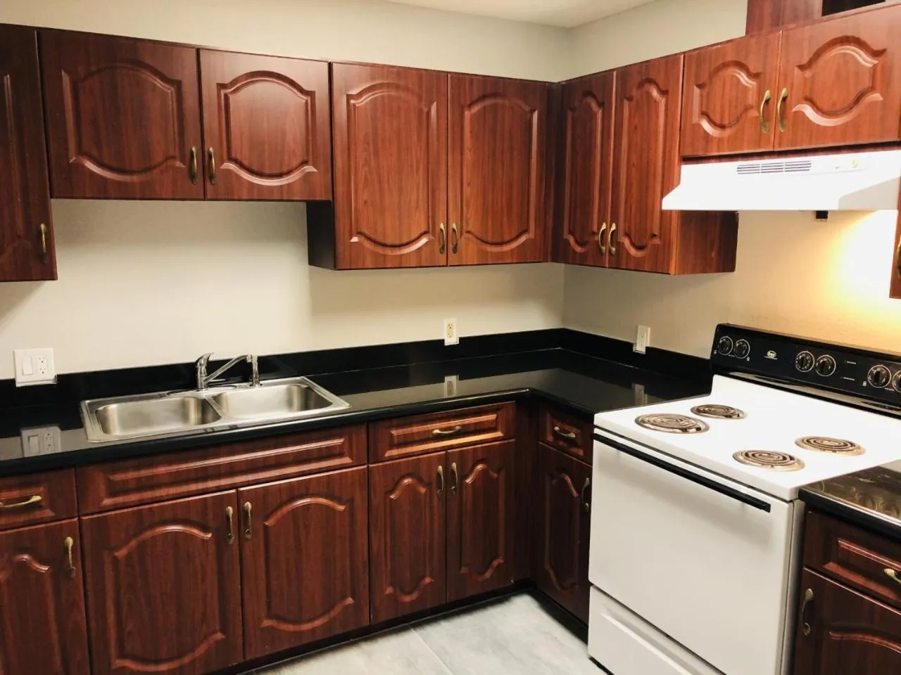 Kitchen or kitchenette in La Quinta by Wyndham Tampa Central