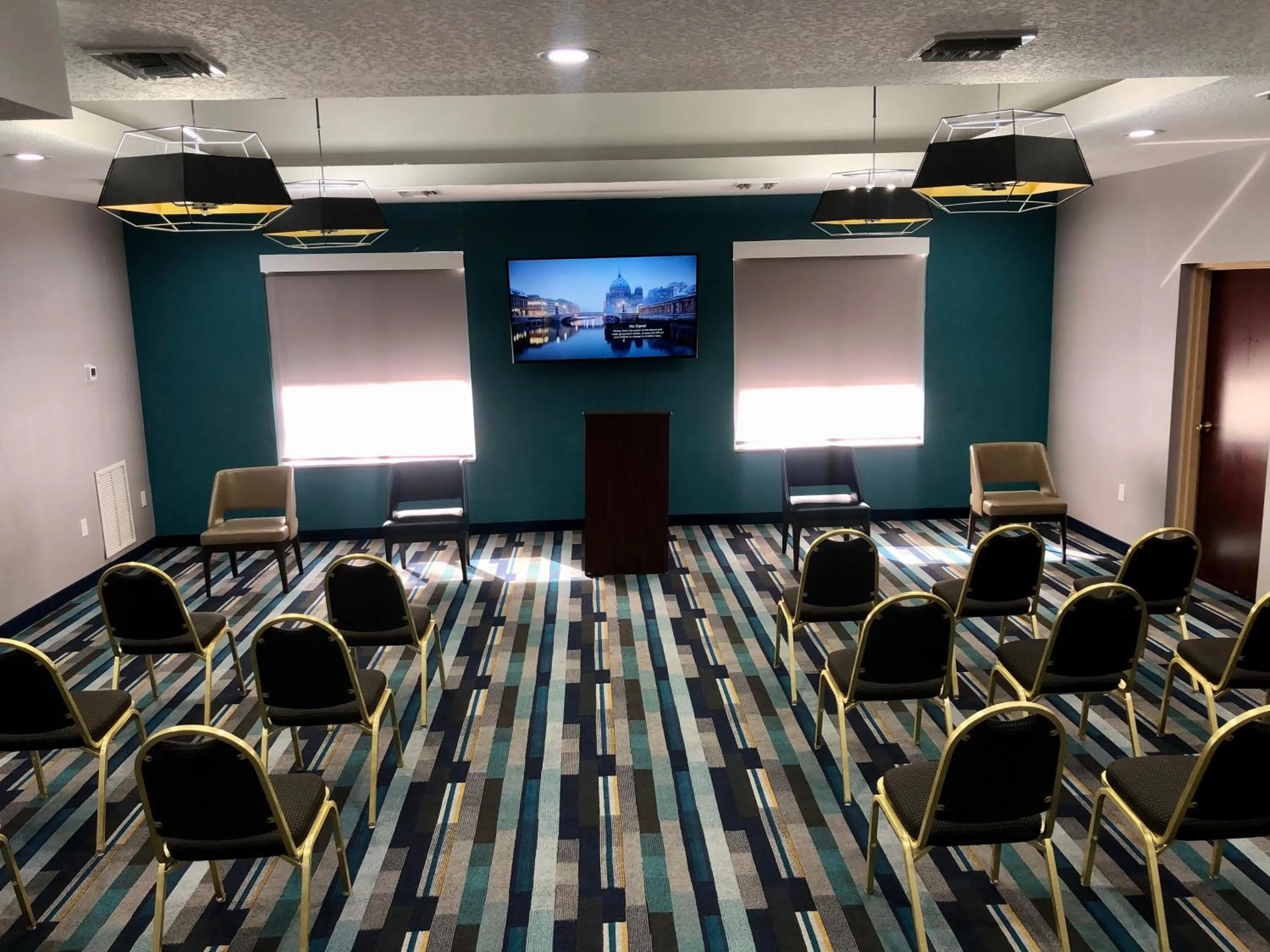 Meeting/conference room in La Quinta by Wyndham Tampa Central