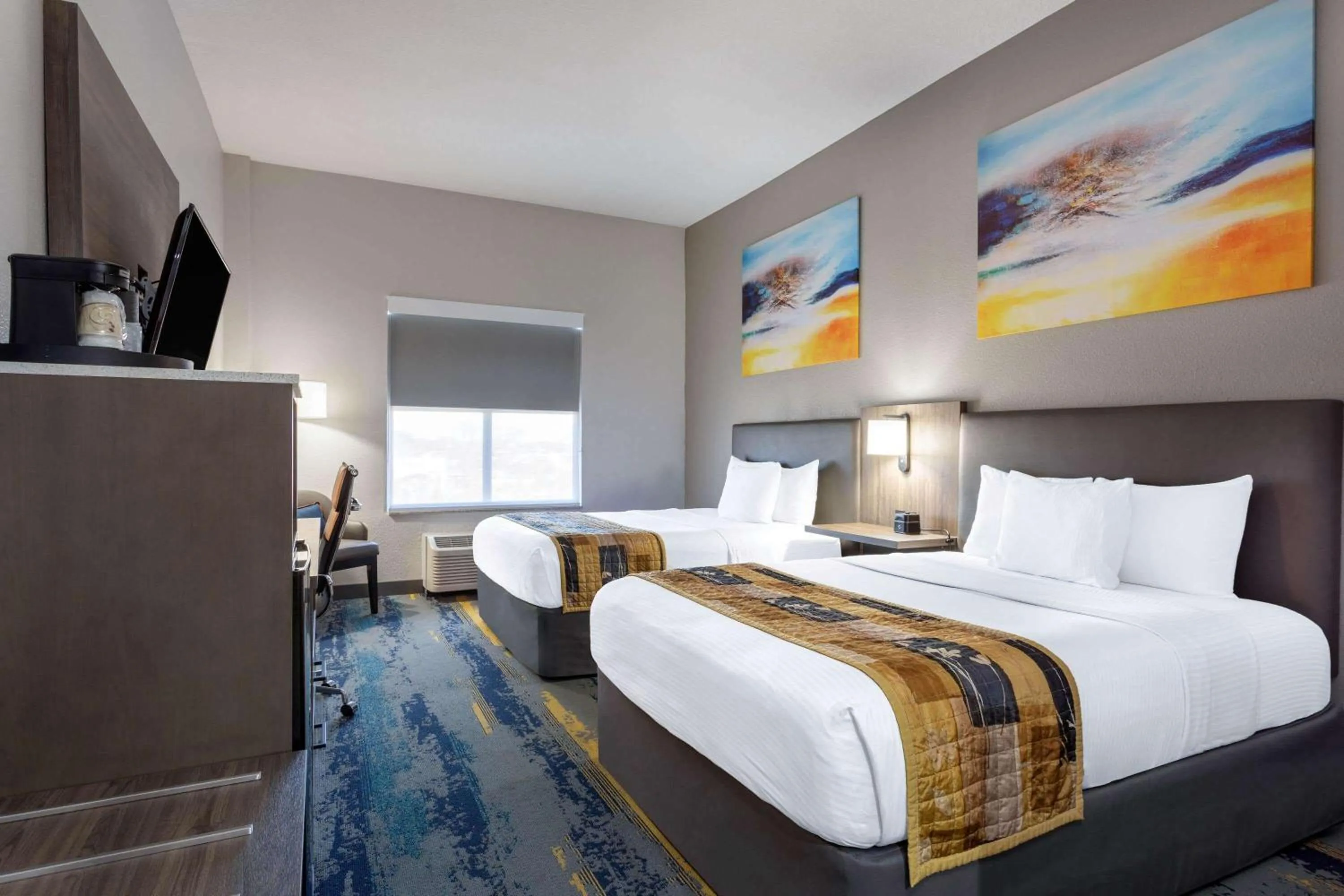 Photo of the whole room, Bed in La Quinta by Wyndham Tampa Central