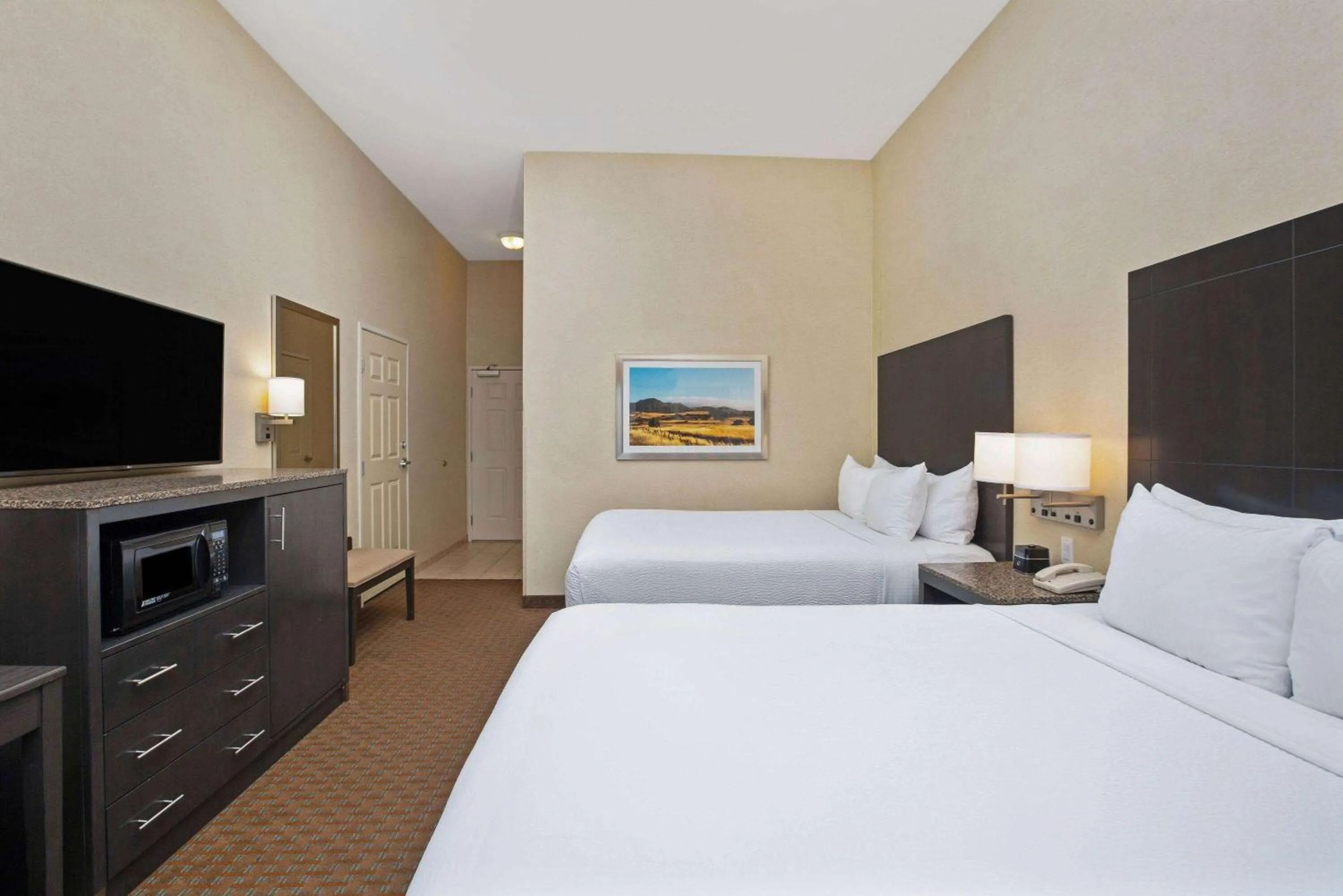 Queen Room with Two Queen Beds and Mobility/Hearing Access - Non-Smoking in La Quinta by Wyndham Paso Robles