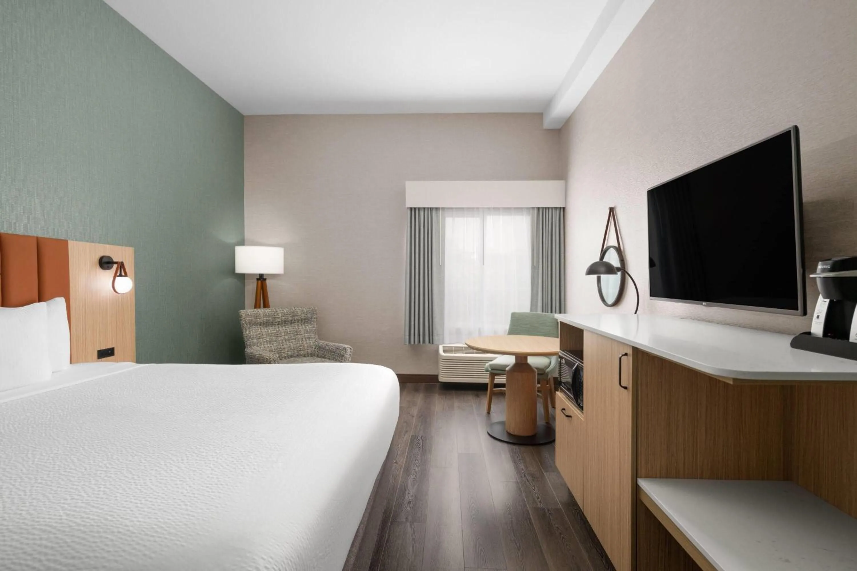 Photo of the whole room, Bed in La Quinta by Wyndham Paso Robles