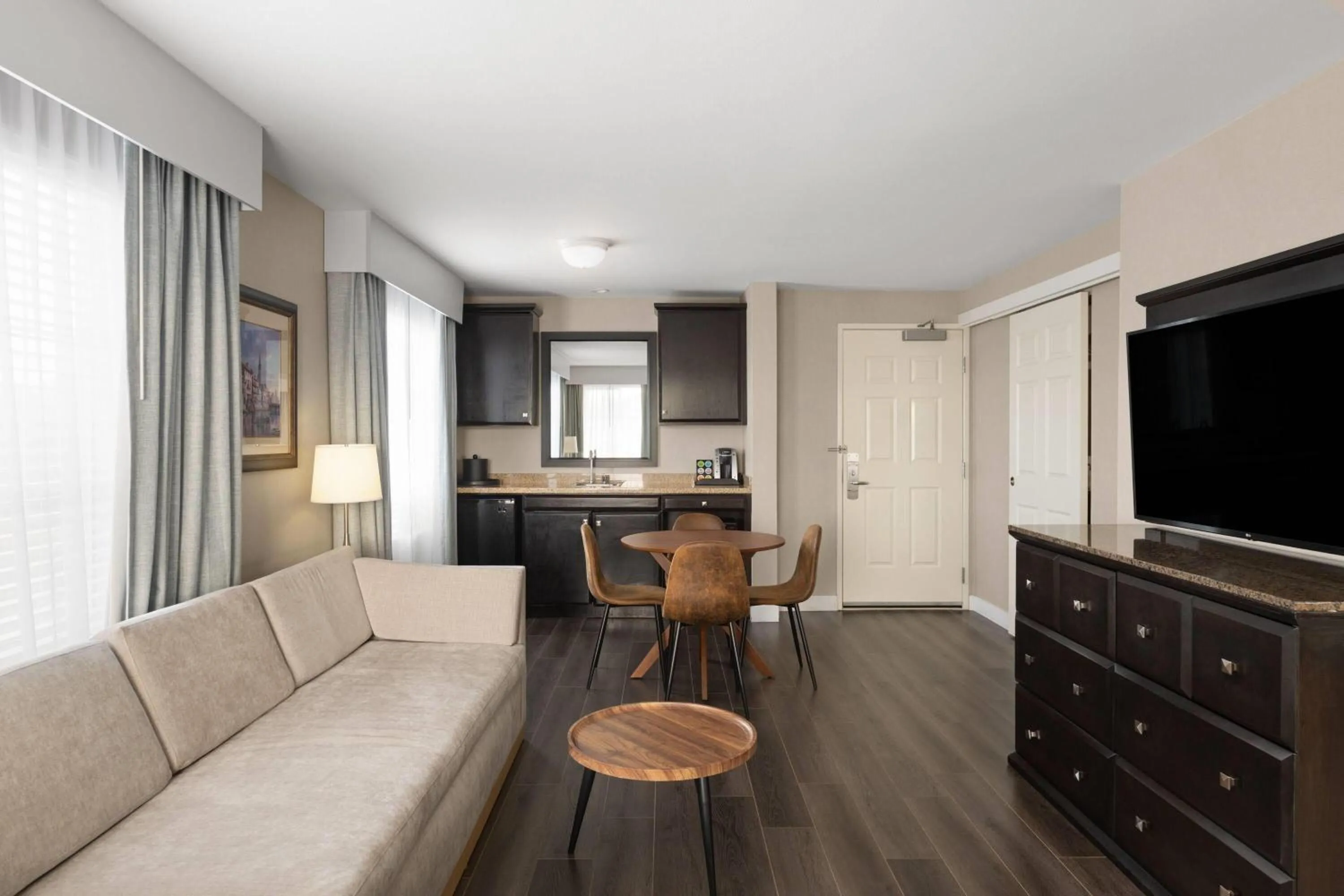 Photo of the whole room in La Quinta by Wyndham Paso Robles